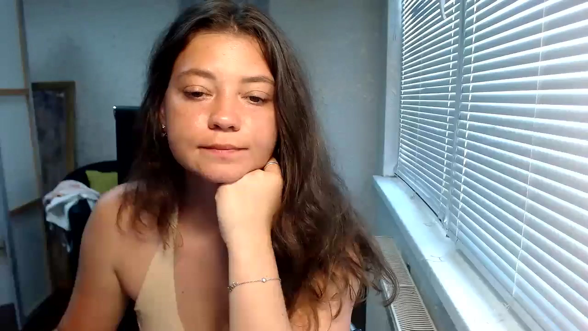 Gallery image thumbnail from SweetArinaA's myfreecams stream on, 07/14/2024, 12:09 image 14 of 20