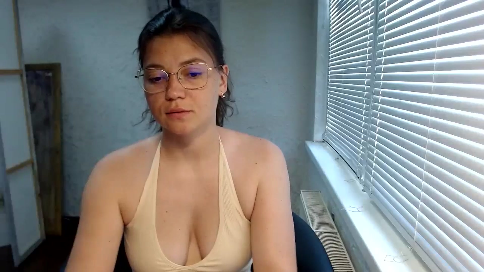 Gallery image thumbnail from SweetArinaA's myfreecams stream on, 07/14/2024, 13:56 image 15 of 20