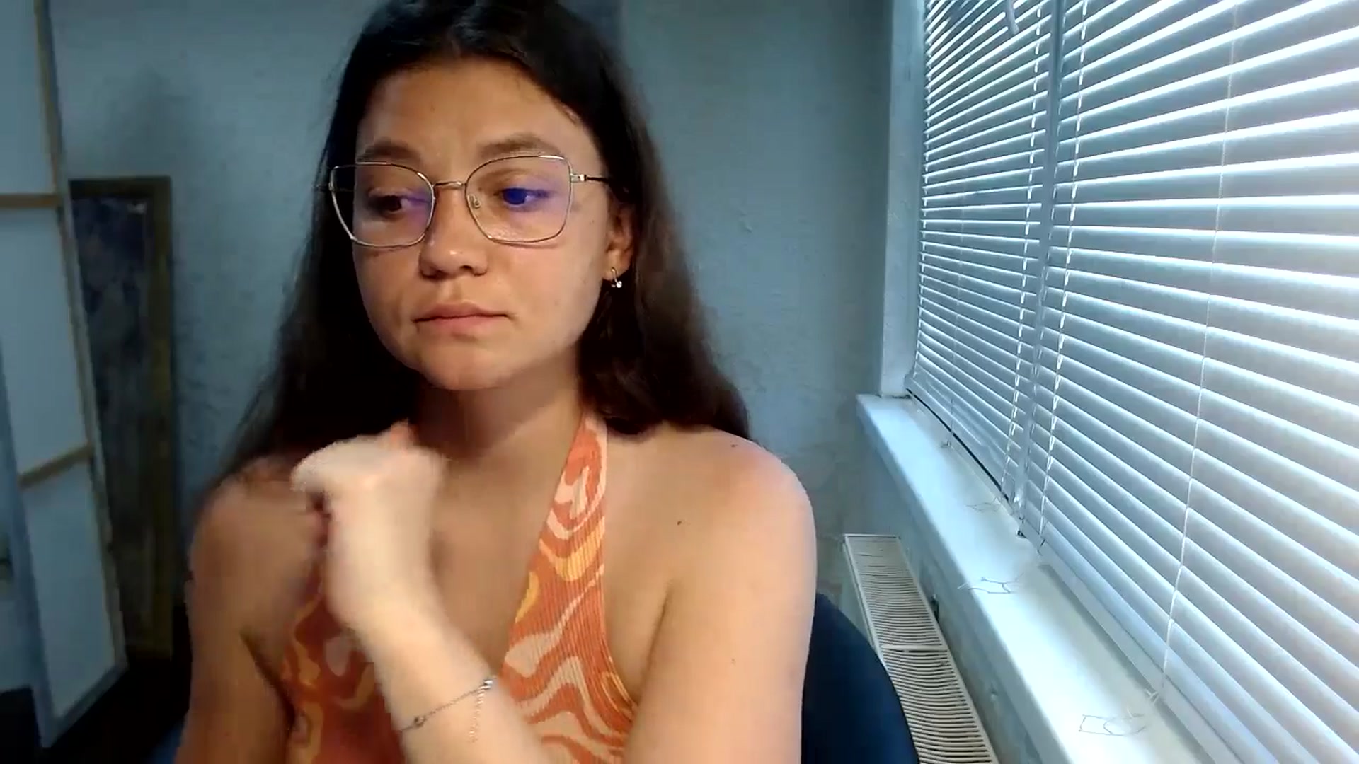 Gallery image thumbnail from SweetArinaA's myfreecams stream on, 07/14/2024, 15:10 image 6 of 20