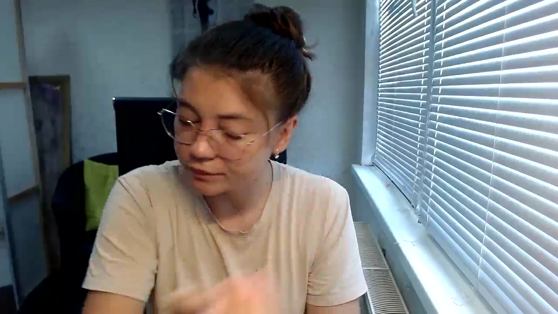 Gallery image thumbnail from SweetArinaA's myfreecams stream on, 07/15/2024, 09:13 image 4 of 20