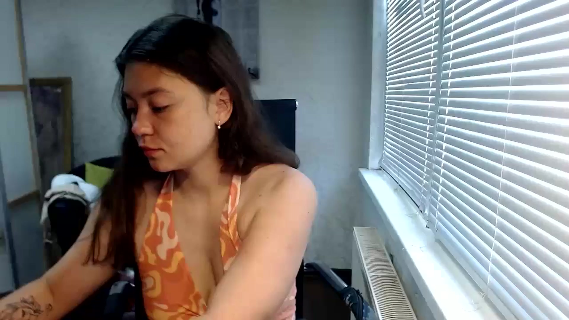 Gallery image thumbnail from SweetArinaA's myfreecams stream on, 07/15/2024, 10:26 image 11 of 20