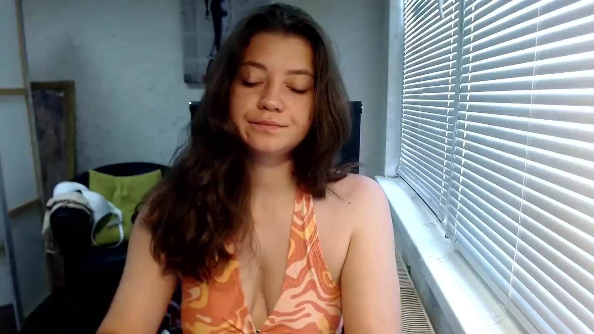 Gallery image thumbnail from SweetArinaA's myfreecams stream on, 07/15/2024, 10:26 image 8 of 20