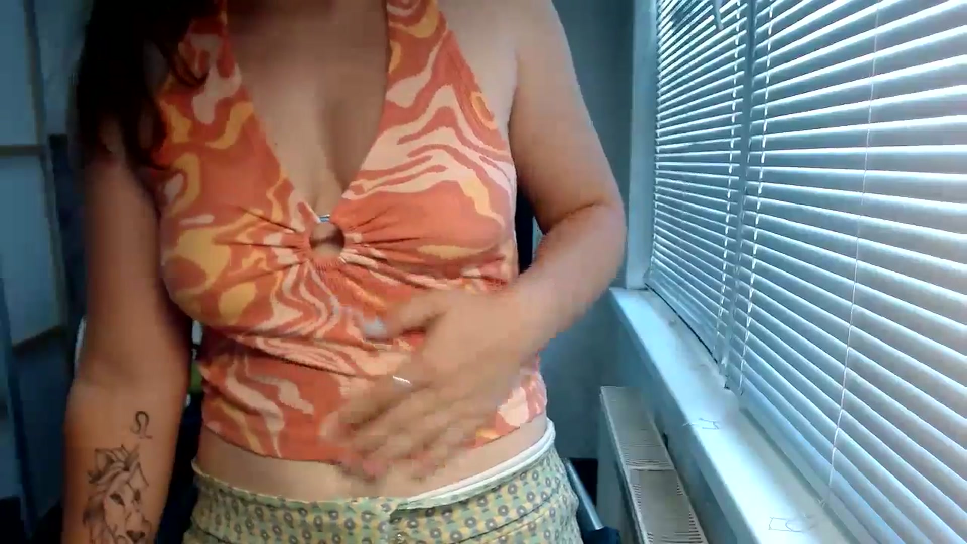 Gallery image thumbnail from SweetArinaA's myfreecams stream on, 07/15/2024, 11:08 image 10 of 20