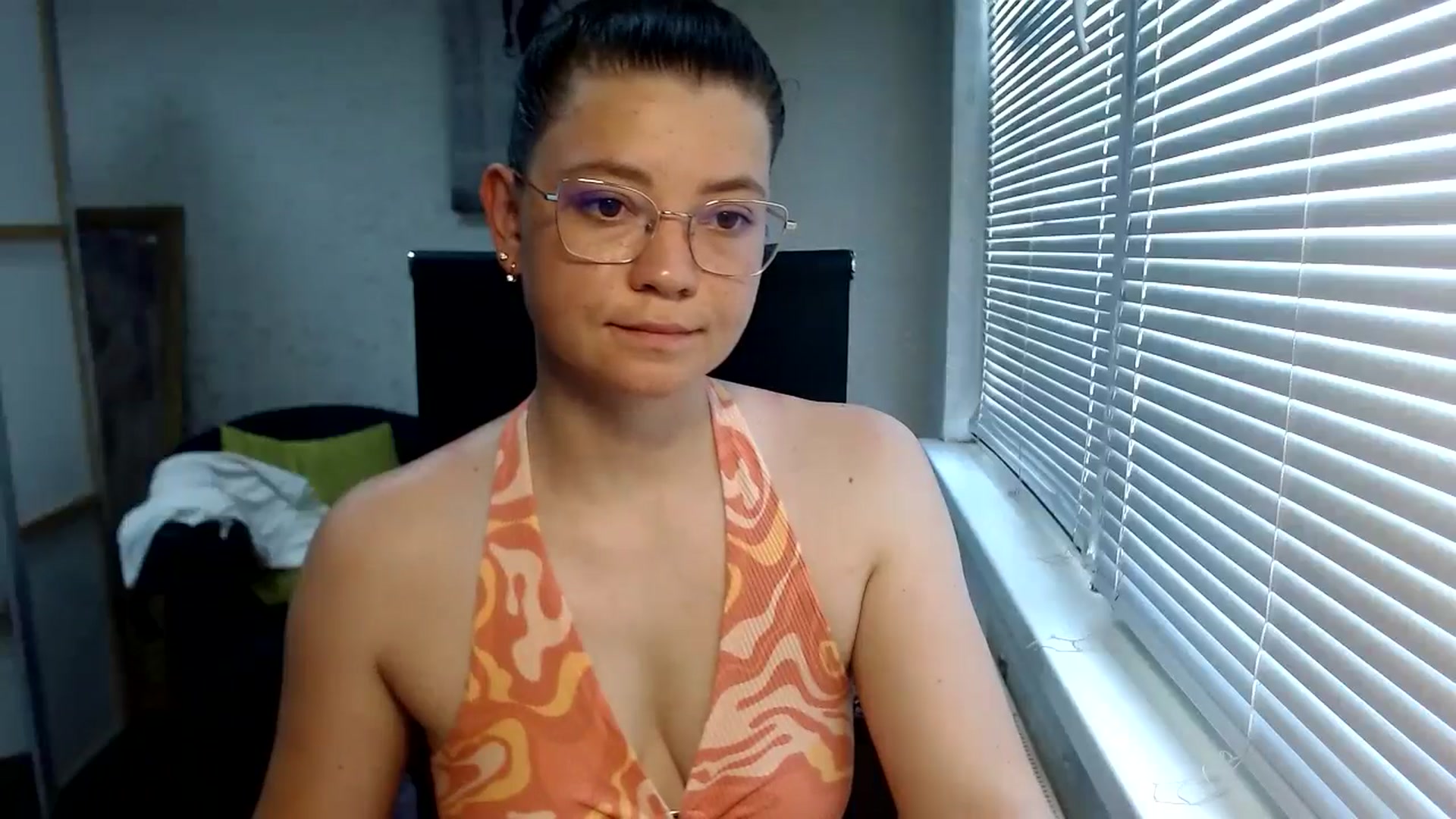 Gallery image thumbnail from SweetArinaA's myfreecams stream on, 07/16/2024, 10:58 image 8 of 20