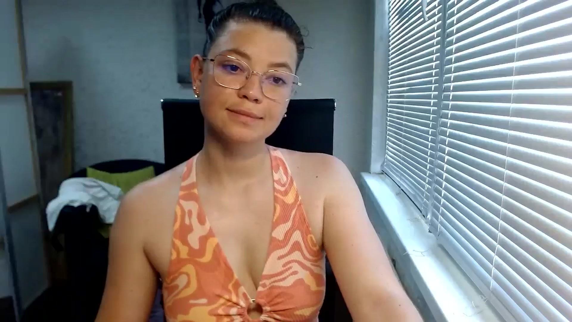 Gallery image thumbnail from SweetArinaA's myfreecams stream on, 07/16/2024, 10:58 image 9 of 20