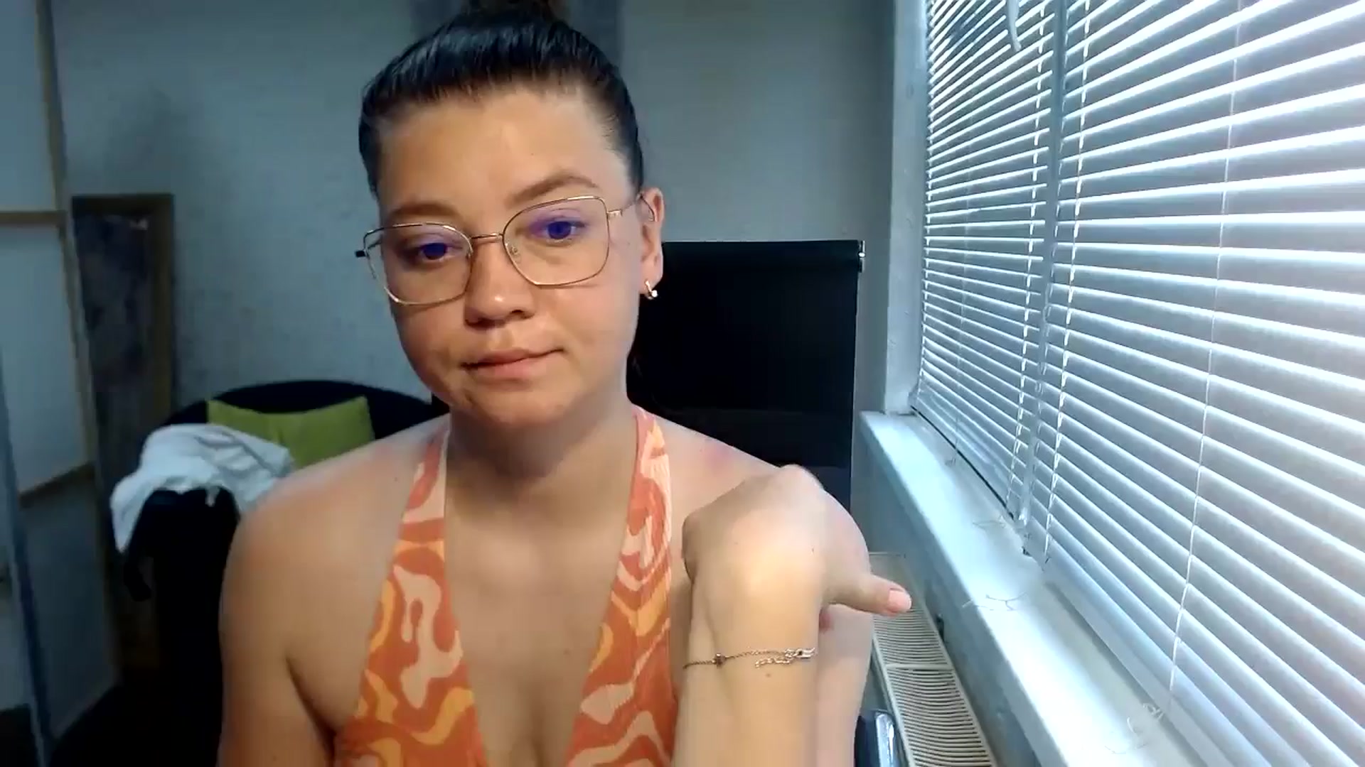 Gallery image thumbnail from SweetArinaA's myfreecams stream on, 07/16/2024, 10:58 image 4 of 20