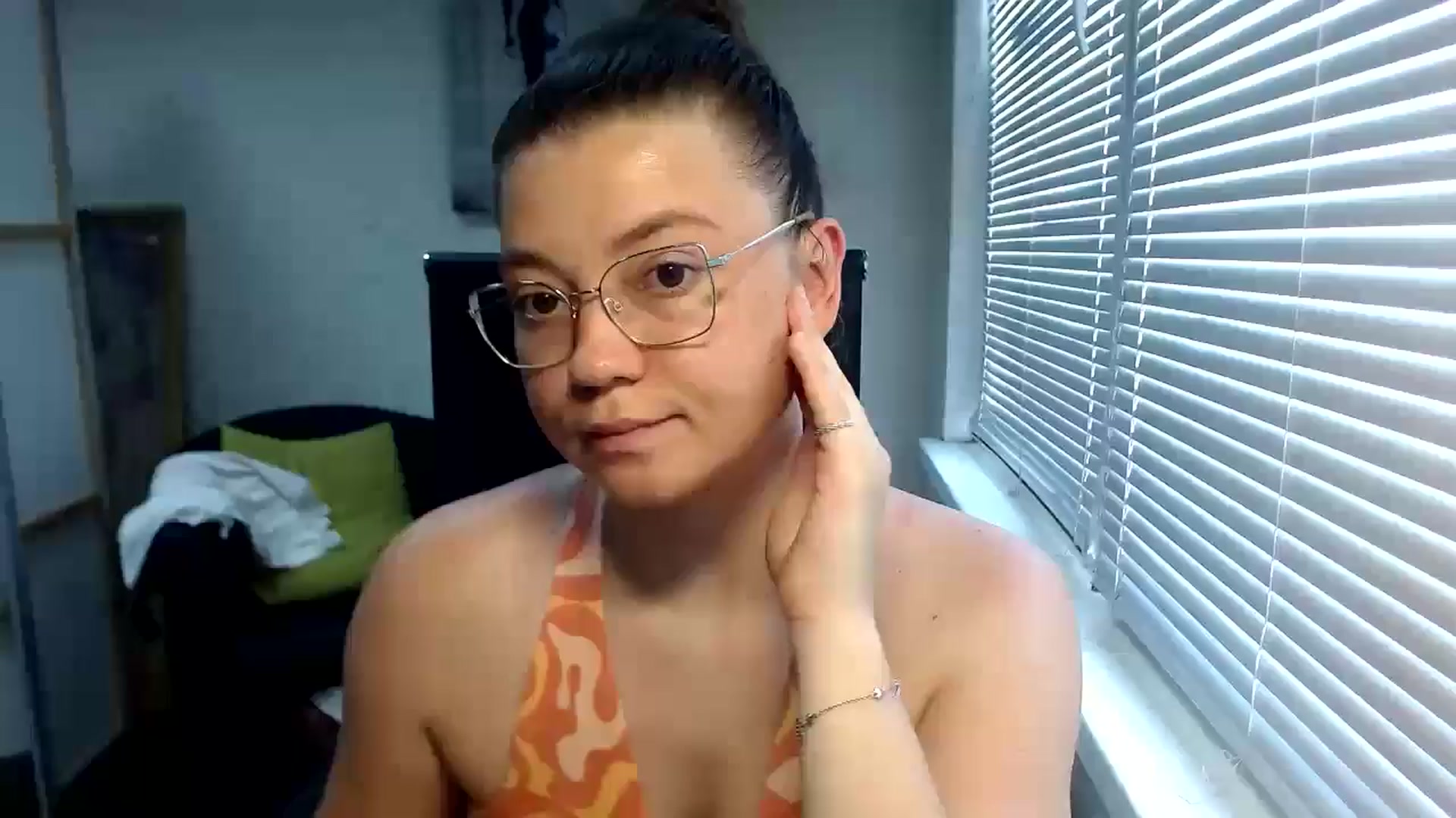 Gallery image thumbnail from SweetArinaA's myfreecams stream on, 07/16/2024, 10:58 image 13 of 20