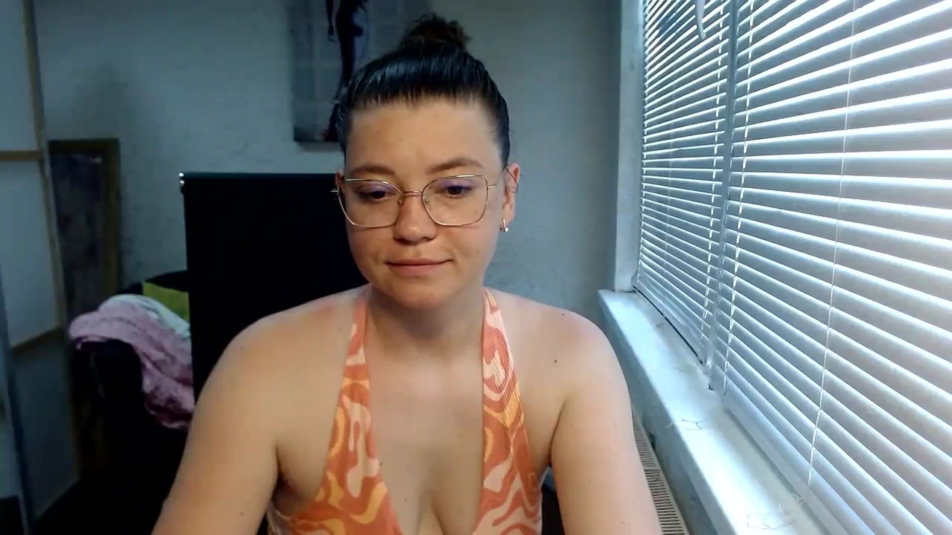 Gallery image thumbnail from SweetArinaA's myfreecams stream on, 07/16/2024, 11:37 image 8 of 20