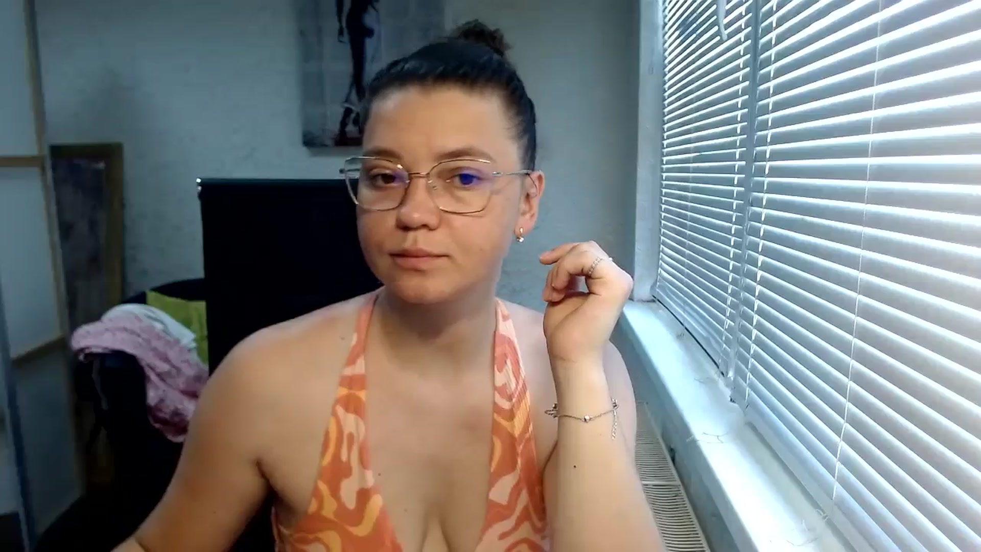 Gallery image thumbnail from SweetArinaA's myfreecams stream on, 07/16/2024, 11:37 image 6 of 20