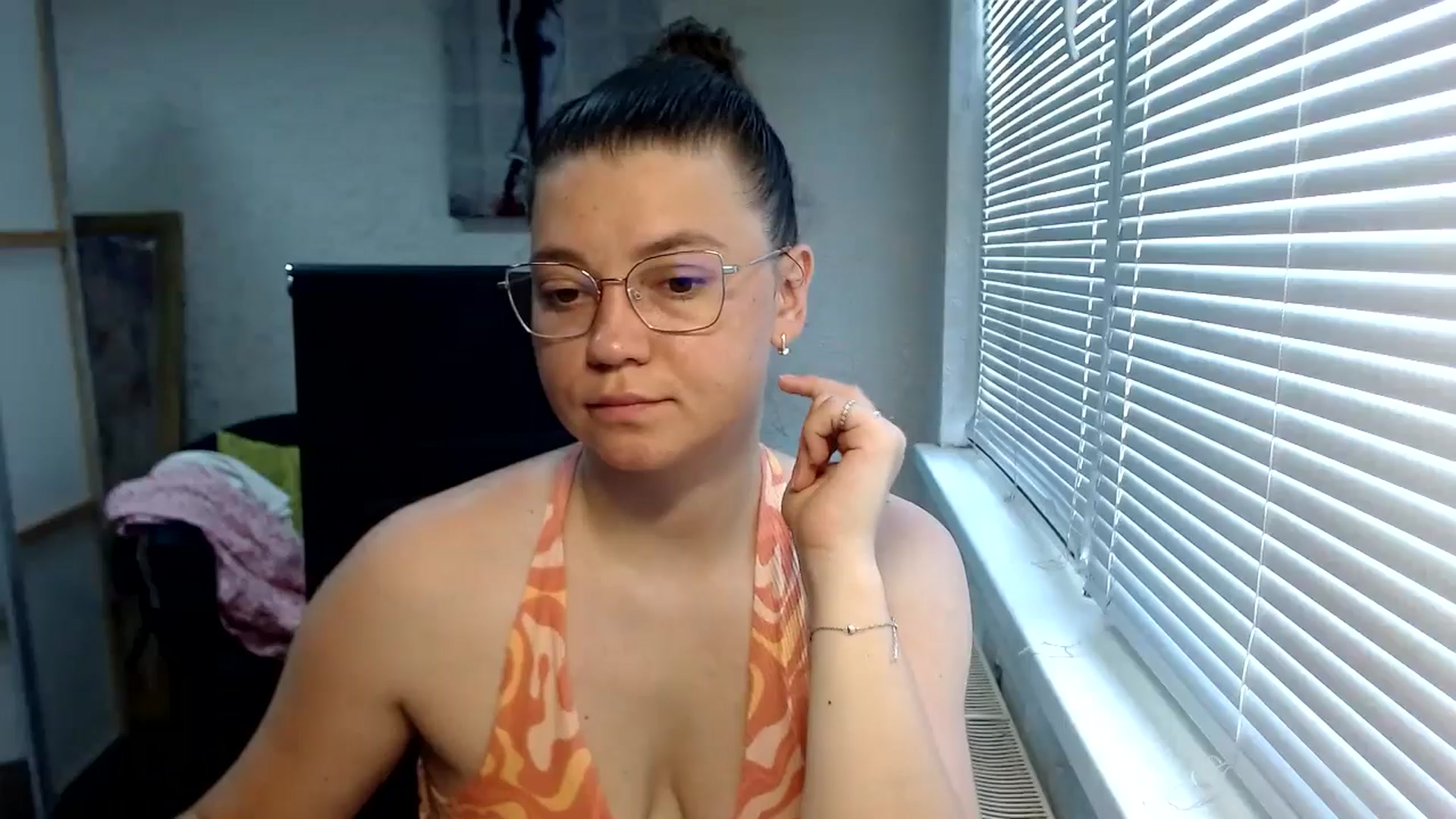 Gallery image thumbnail from SweetArinaA's myfreecams stream on, 07/16/2024, 11:37 image 7 of 20