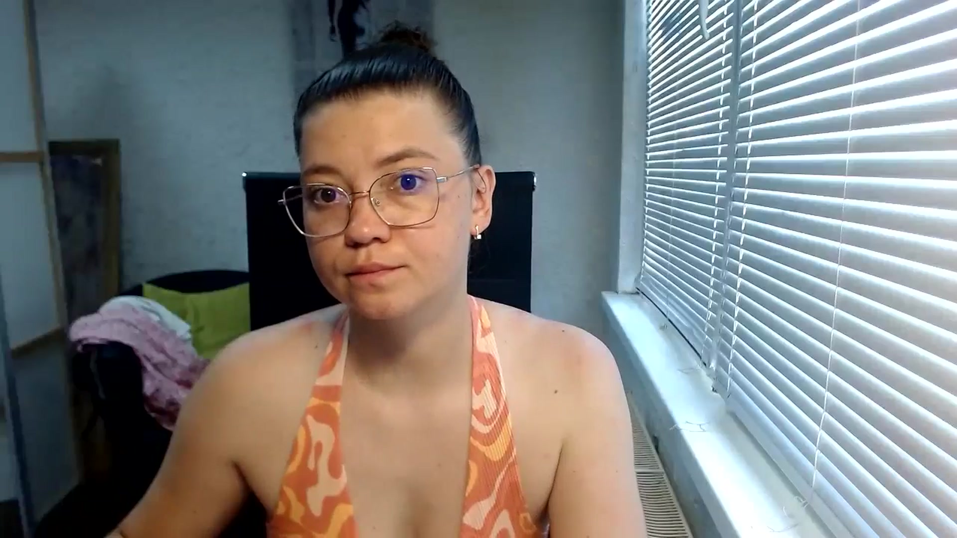 Gallery image thumbnail from SweetArinaA's myfreecams stream on, 07/16/2024, 11:37 image 18 of 20