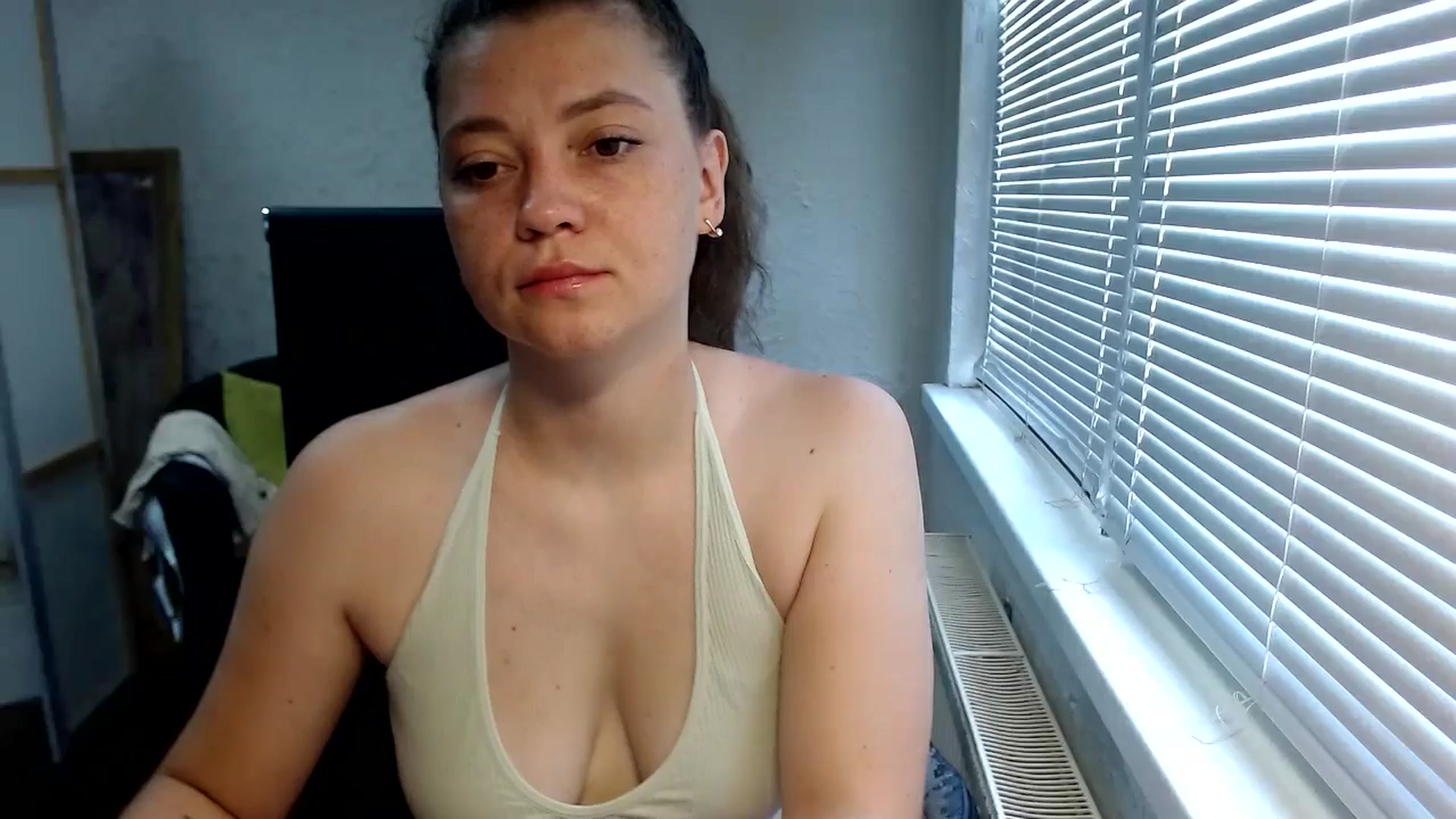 Gallery image thumbnail from SweetArinaA's myfreecams stream on, 07/18/2024, 09:05 image 14 of 20