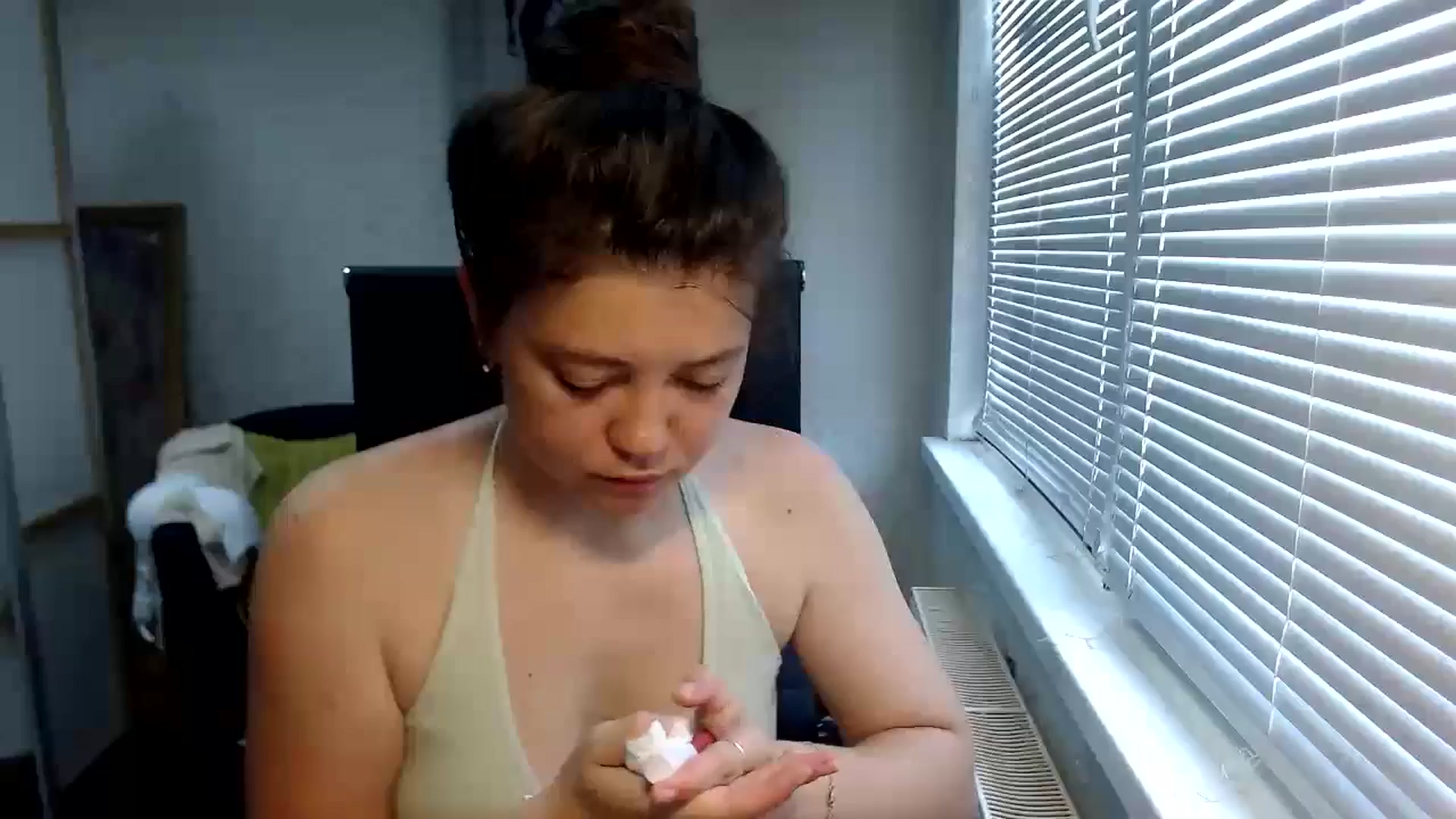 Gallery image thumbnail from SweetArinaA's myfreecams stream on, 07/18/2024, 09:05 image 4 of 20