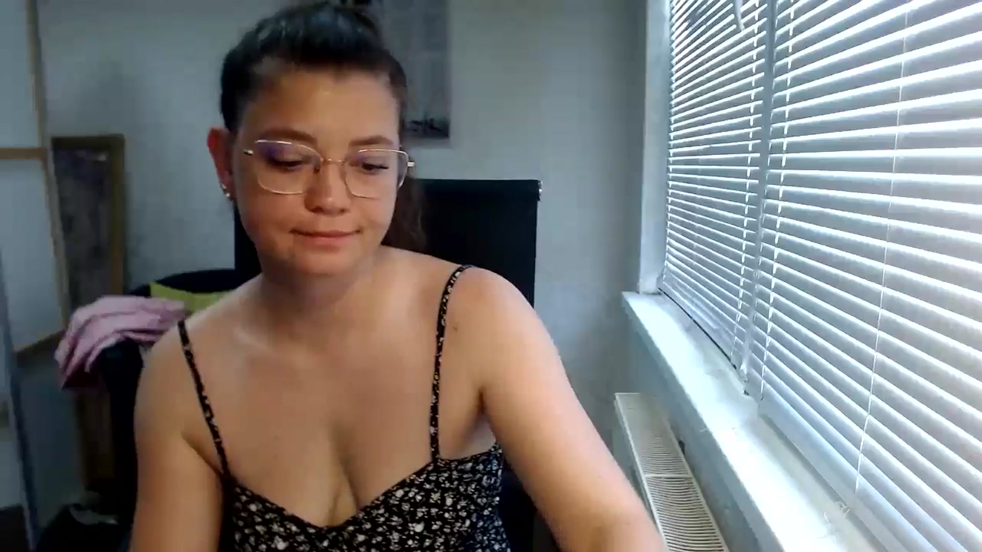 Gallery image thumbnail from SweetArinaA's myfreecams stream on, 07/18/2024, 10:13 image 15 of 20
