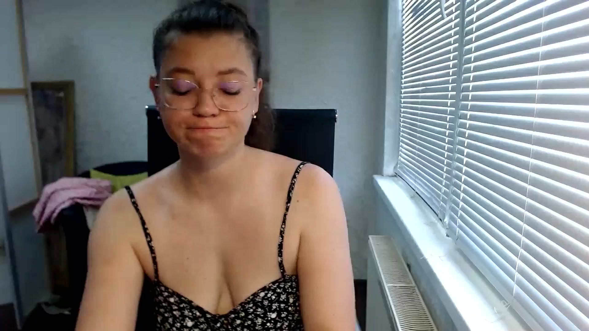 Gallery image thumbnail from SweetArinaA's myfreecams stream on, 07/18/2024, 10:13 image 17 of 20