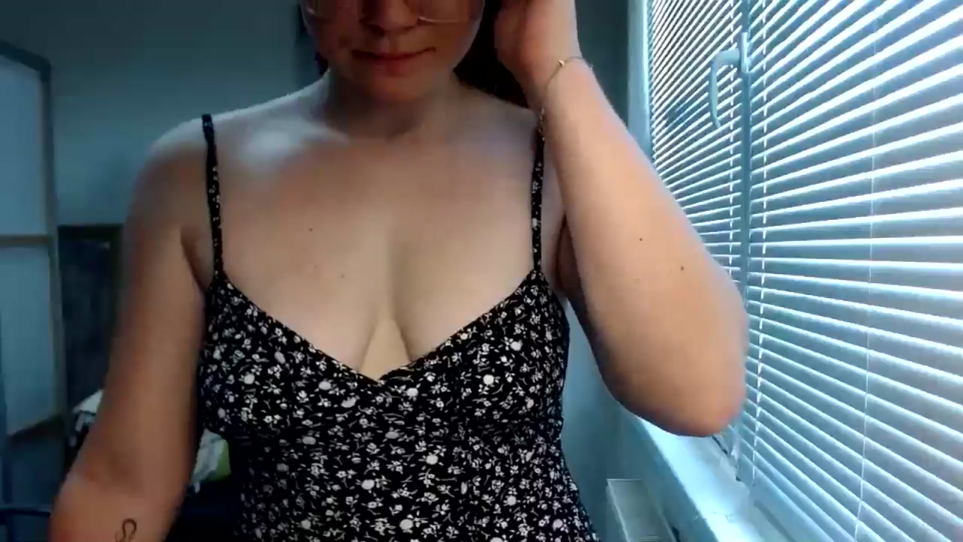 Gallery image thumbnail from SweetArinaA's myfreecams stream on, 07/18/2024, 10:13 image 8 of 20