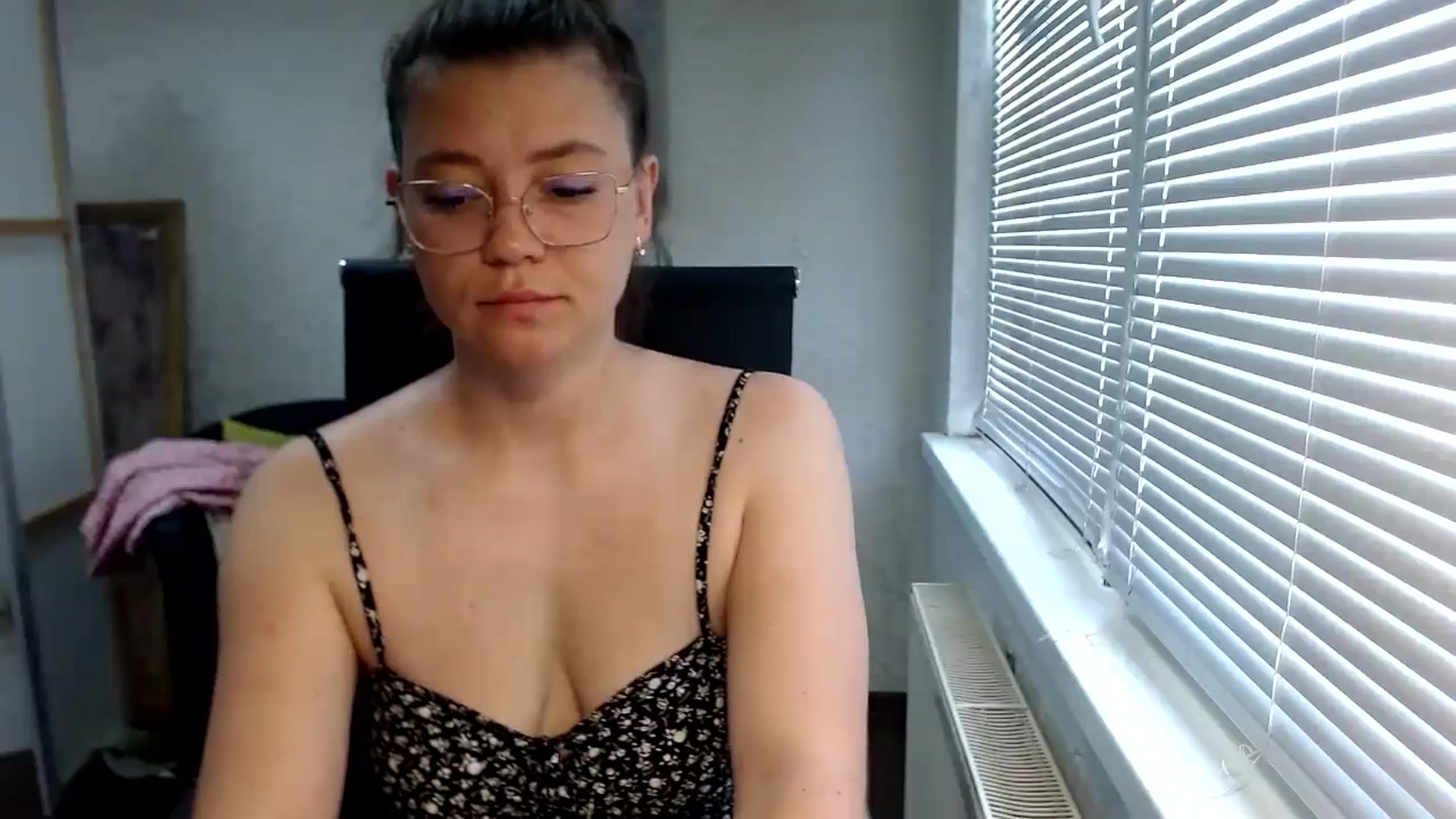 Gallery image thumbnail from SweetArinaA's myfreecams stream on, 07/18/2024, 10:13 image 12 of 20