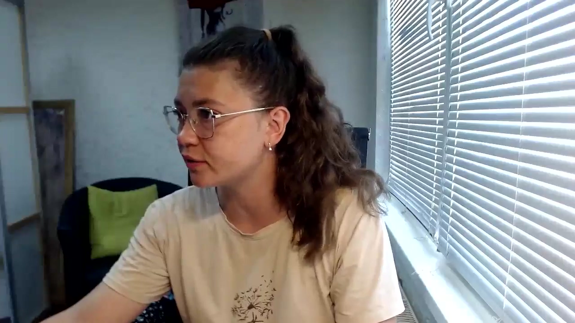 Gallery image thumbnail from SweetArinaA's myfreecams stream on, 07/18/2024, 11:14 image 4 of 20