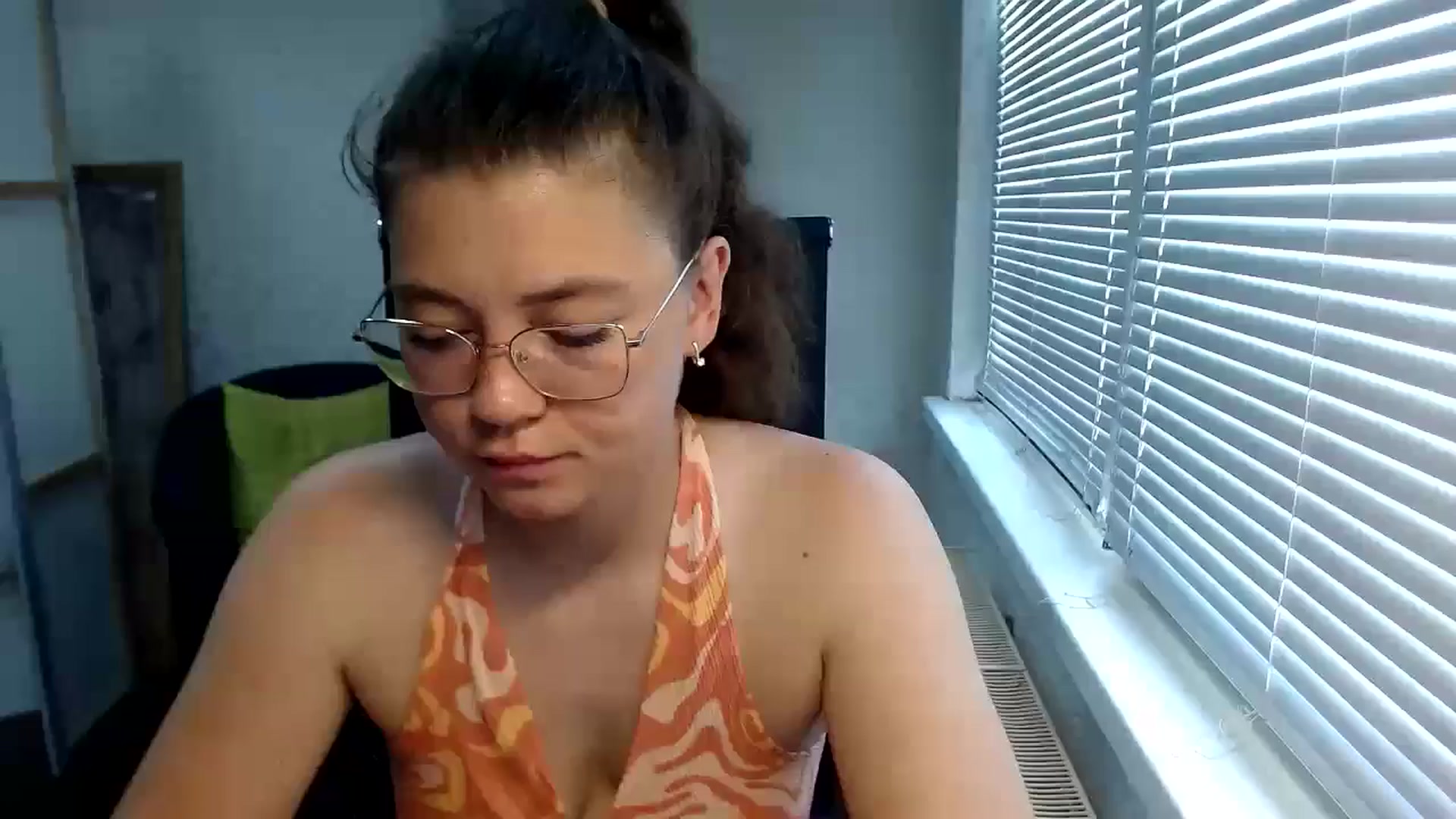 Gallery image thumbnail from SweetArinaA's myfreecams stream on, 07/18/2024, 11:14 image 9 of 20