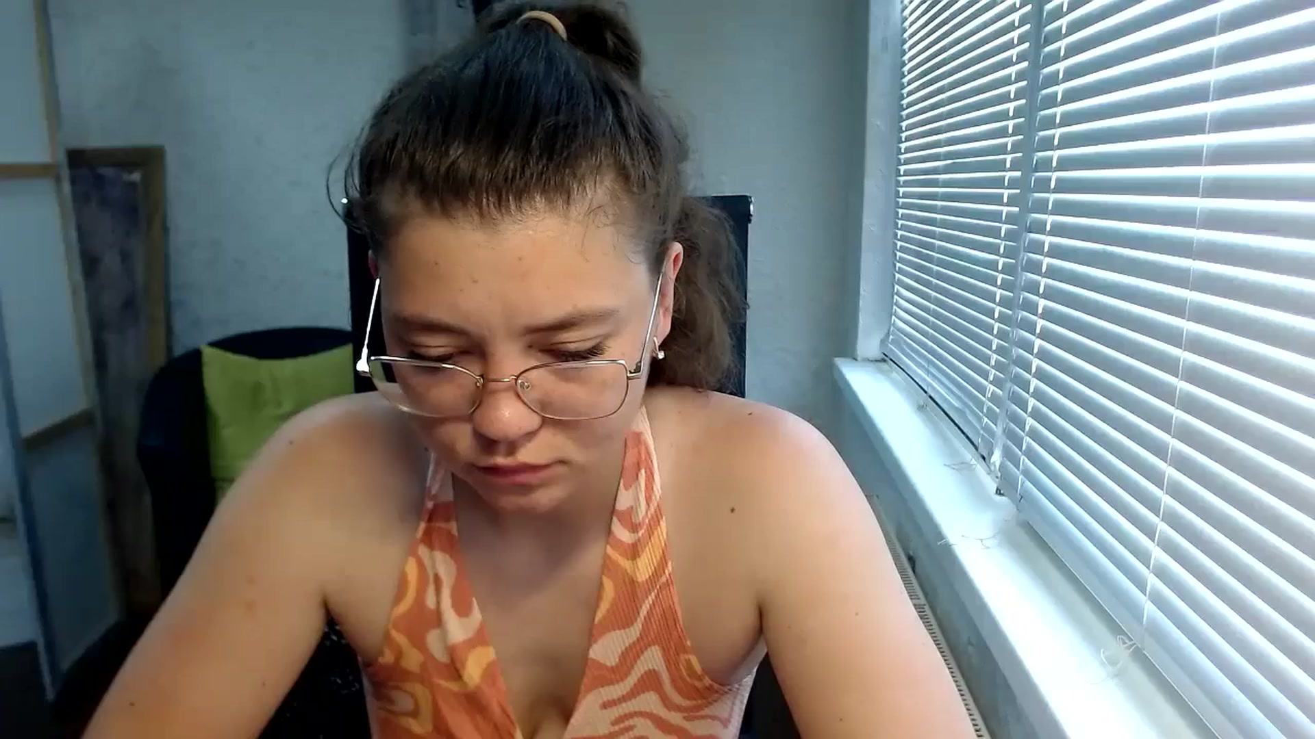 Gallery image thumbnail from SweetArinaA's myfreecams stream on, 07/18/2024, 11:14 image 10 of 20