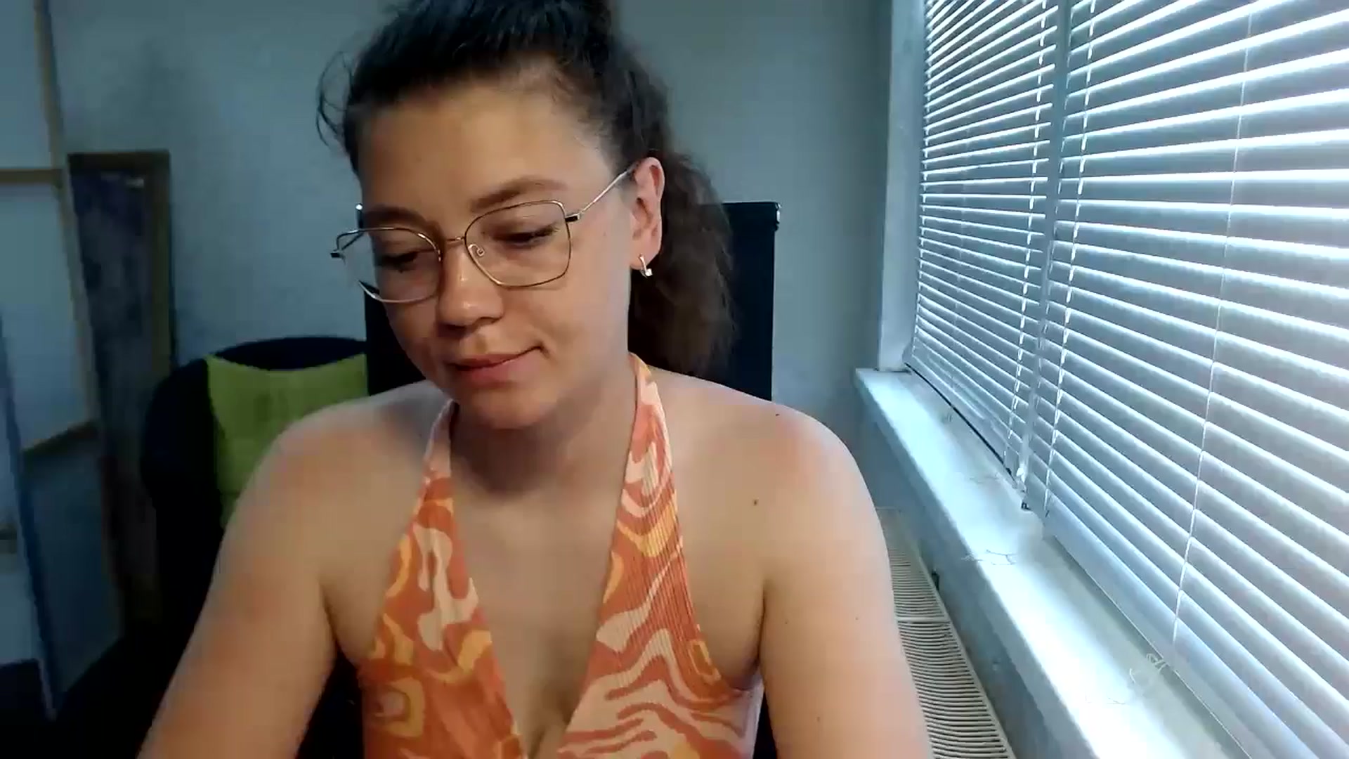 Gallery image thumbnail from SweetArinaA's myfreecams stream on, 07/18/2024, 11:14 image 8 of 20