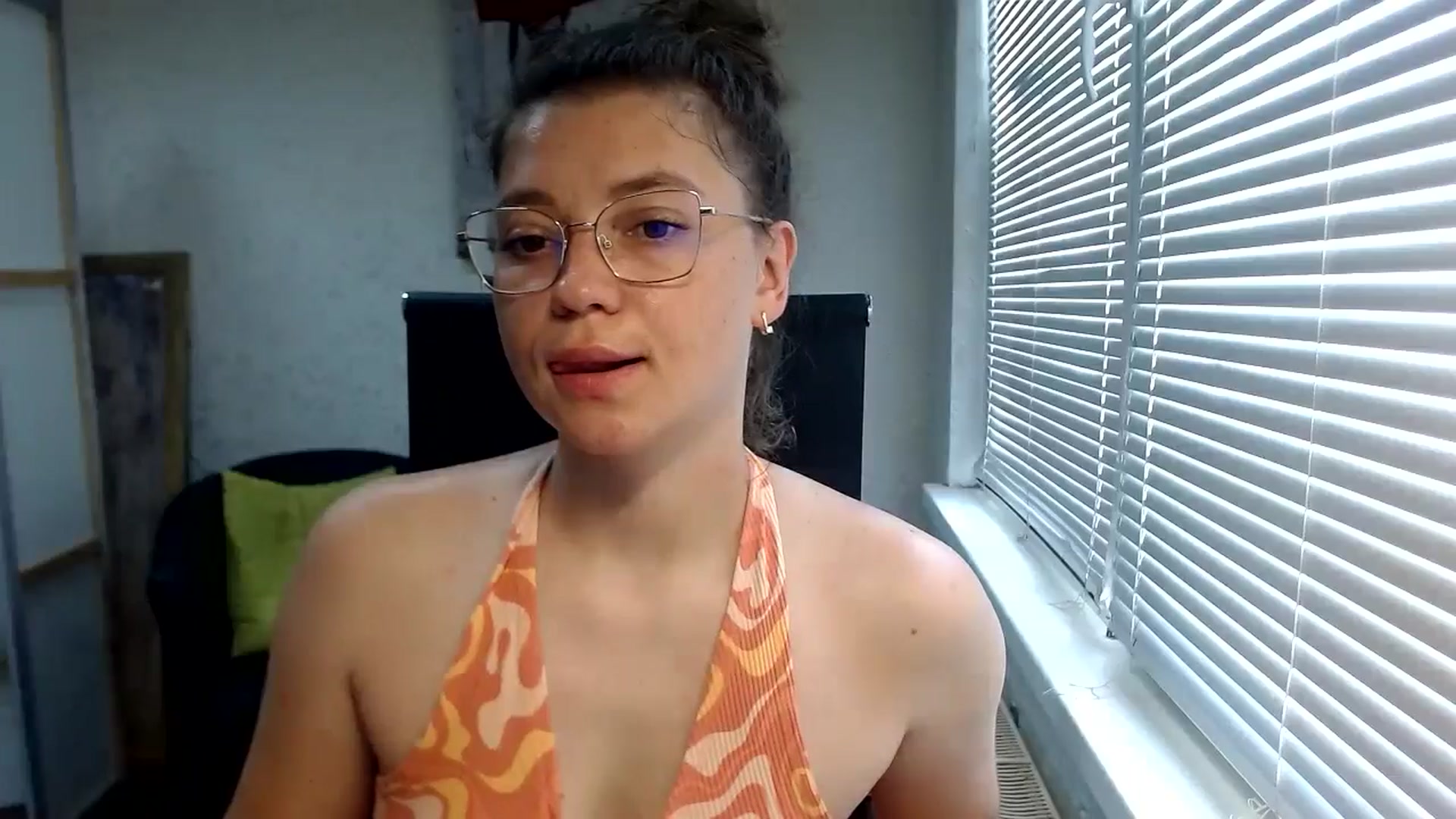 Gallery image thumbnail from SweetArinaA's myfreecams stream on, 07/18/2024, 11:14 image 17 of 20