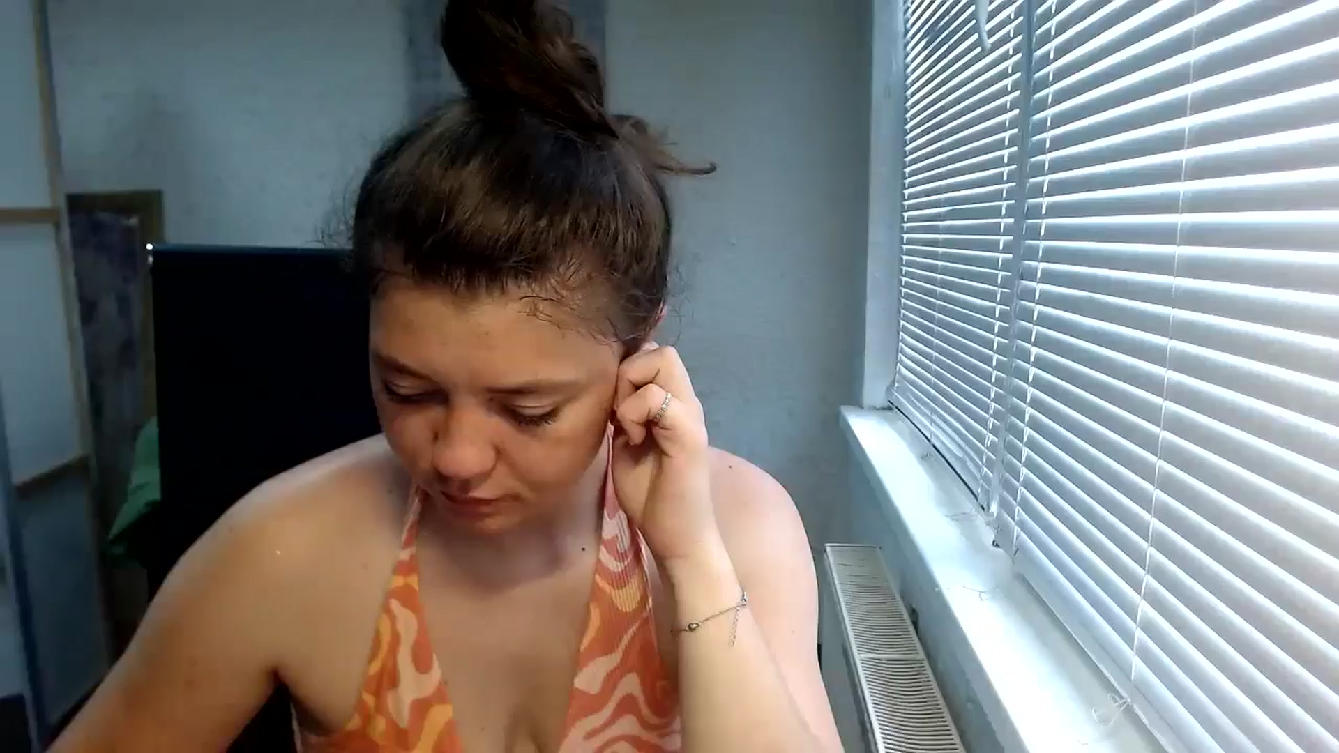 Gallery image thumbnail from SweetArinaA's myfreecams stream on, 07/18/2024, 12:32 image 1 of 20