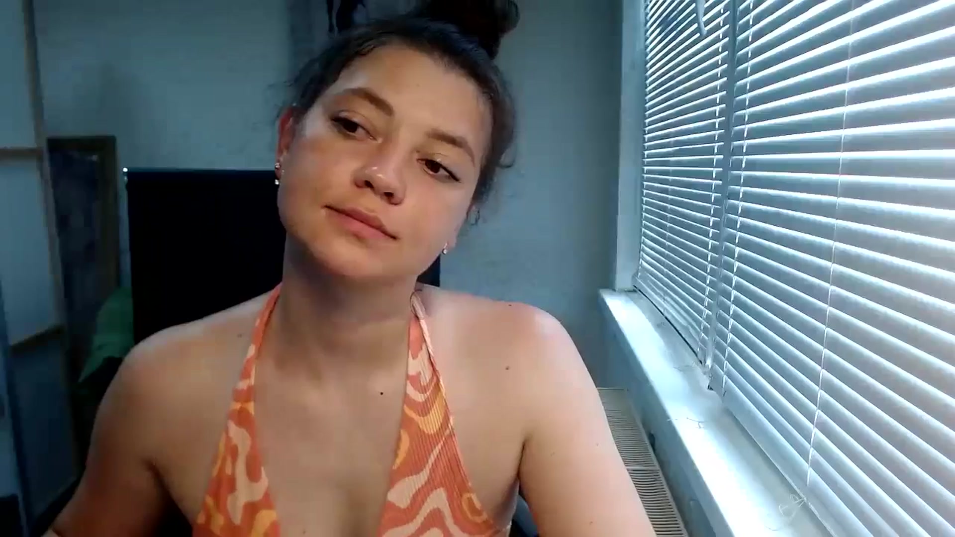 Gallery image thumbnail from SweetArinaA's myfreecams stream on, 07/18/2024, 12:32 image 12 of 20