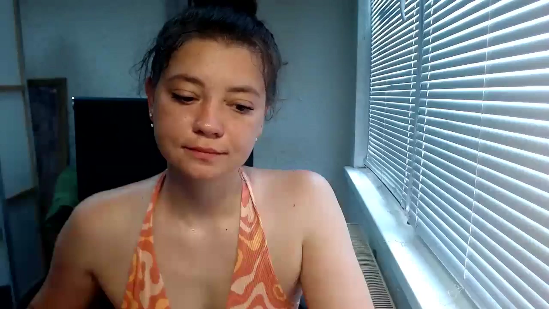 Gallery image thumbnail from SweetArinaA's myfreecams stream on, 07/18/2024, 12:32 image 13 of 20