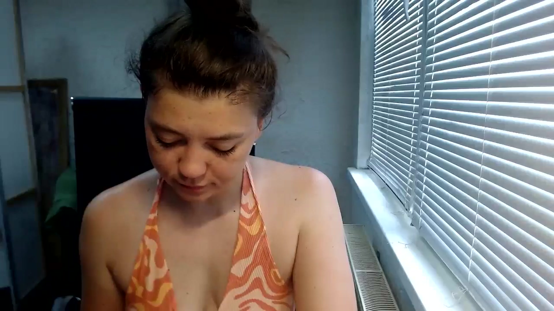 Gallery image thumbnail from SweetArinaA's myfreecams stream on, 07/18/2024, 12:32 image 10 of 20