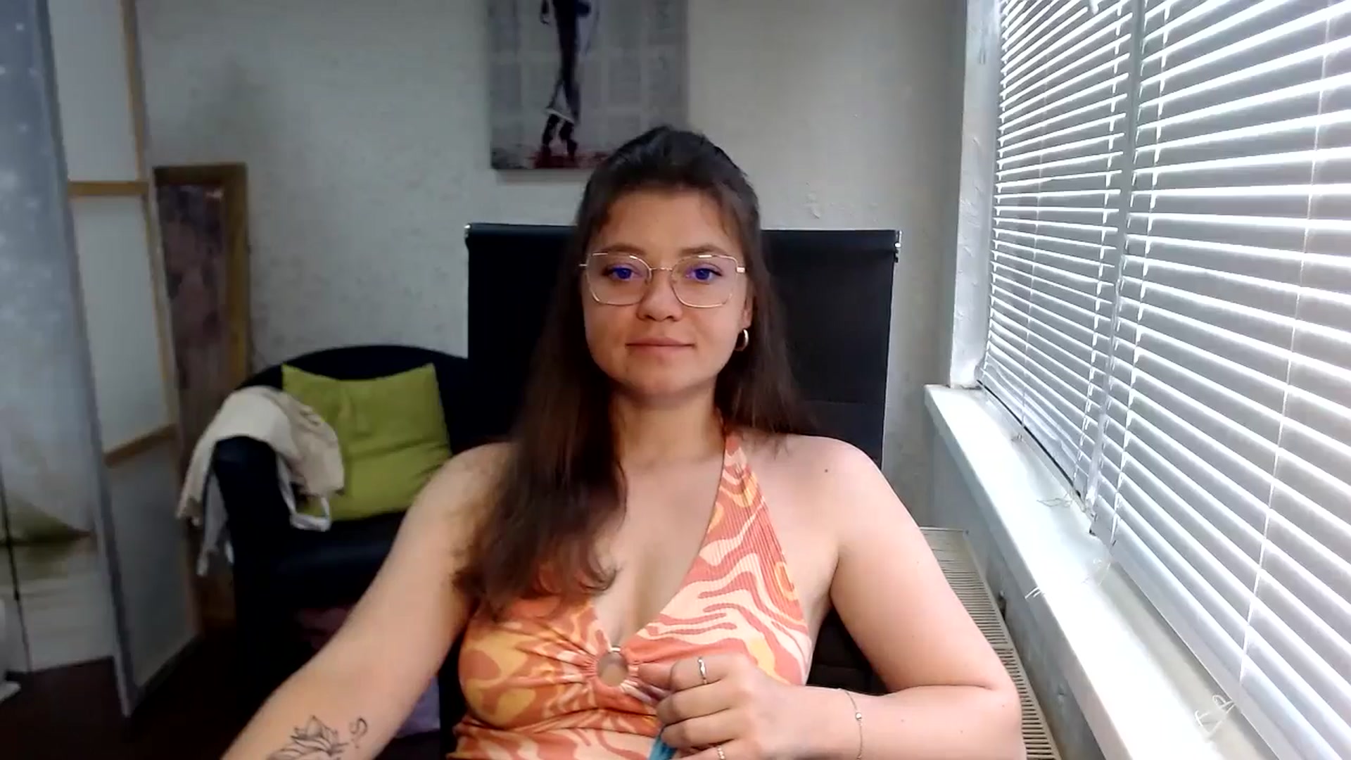 Gallery image thumbnail from SweetArinaA's myfreecams stream on, 07/21/2024, 09:49 image 17 of 20