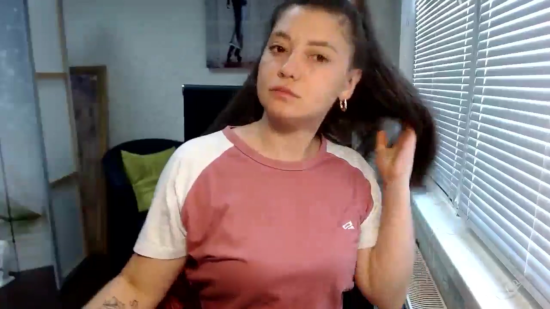 Gallery image thumbnail from SweetArinaA's myfreecams stream on, 07/23/2024, 10:20 image 20 of 20