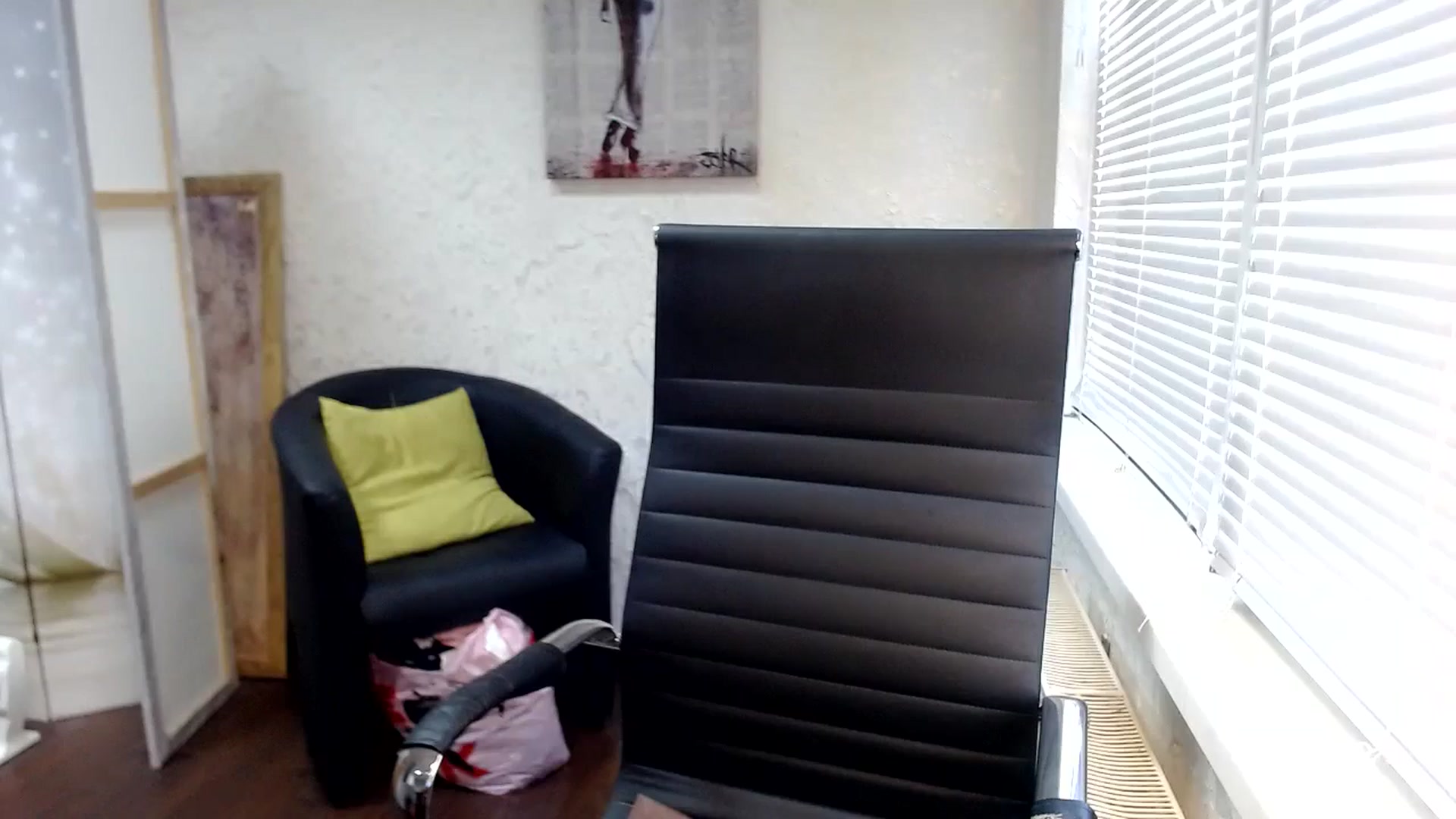 Gallery image thumbnail from SweetArinaA's myfreecams stream on, 07/23/2024, 10:20 image 17 of 20