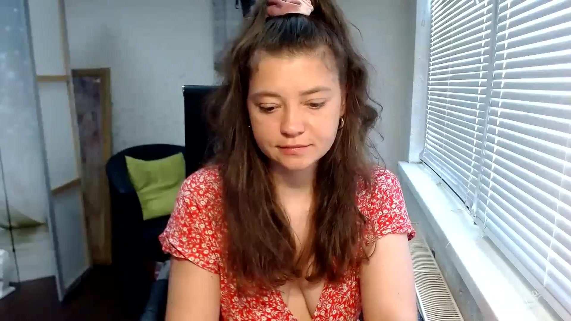 Gallery image thumbnail from SweetArinaA's myfreecams stream on, 07/23/2024, 10:20 image 19 of 20