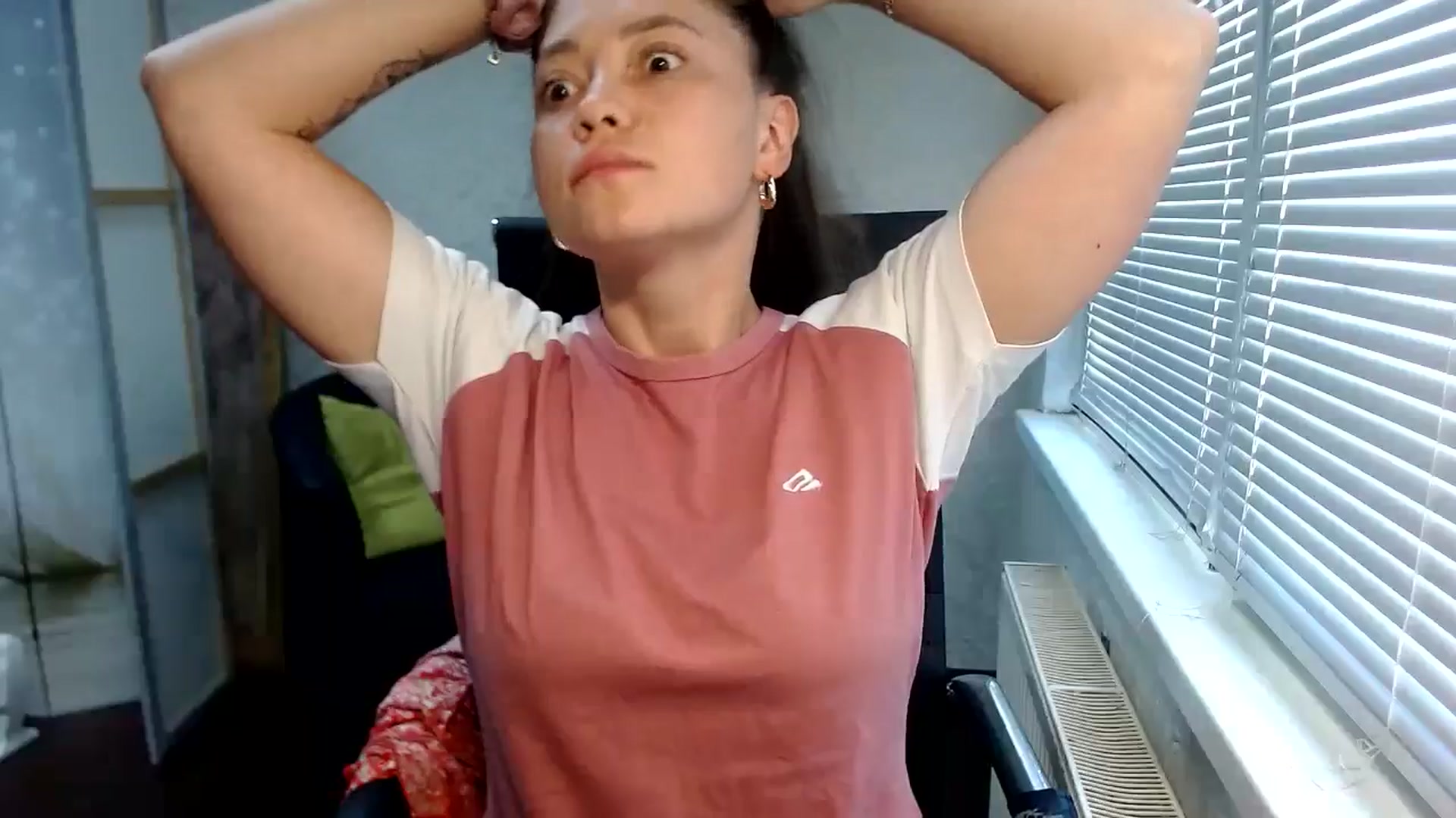 Gallery image thumbnail from SweetArinaA's myfreecams stream on, 07/23/2024, 11:59 image 12 of 20