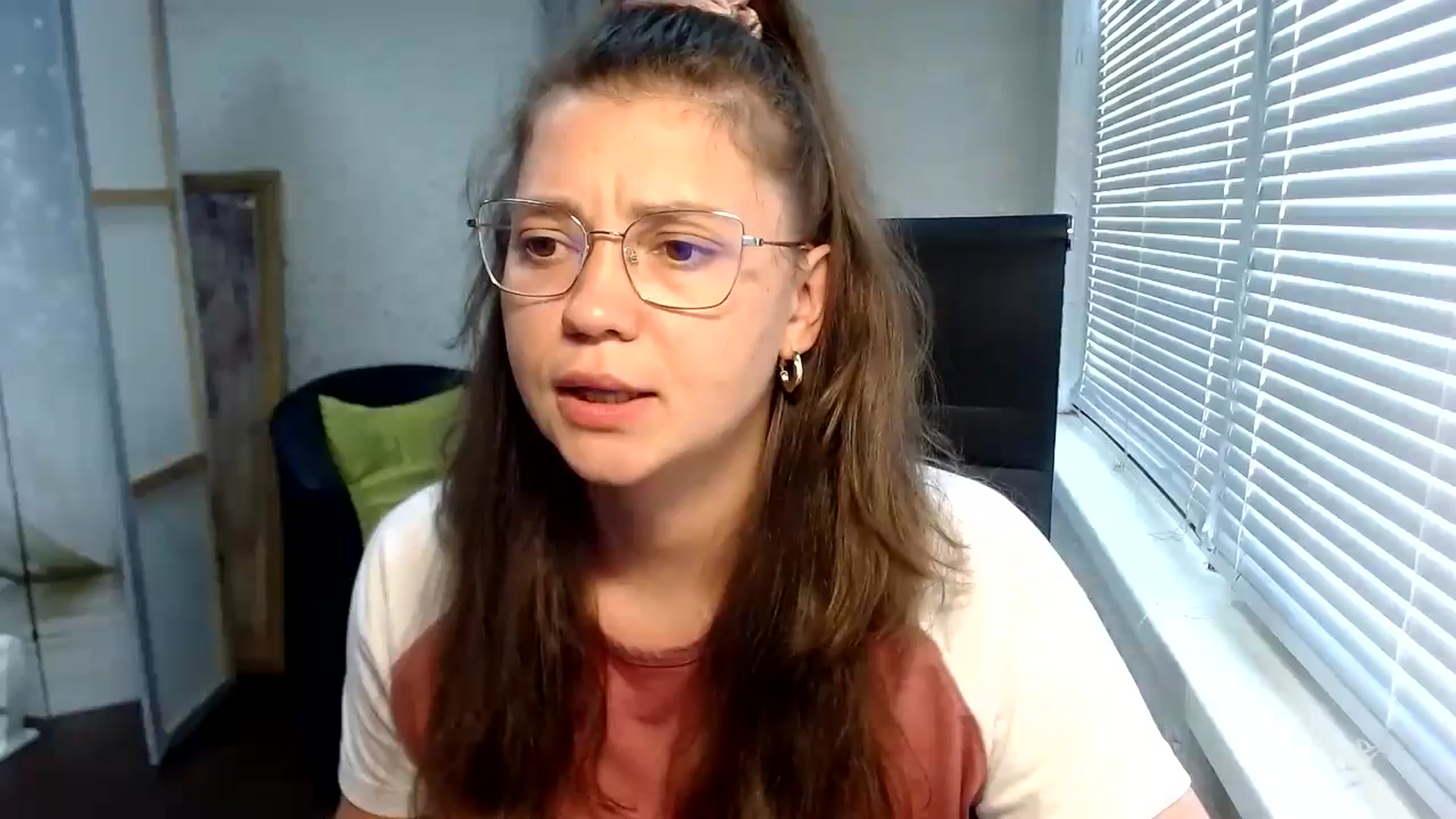 Gallery image thumbnail from SweetArinaA's myfreecams stream on, 07/23/2024, 12:45 image 17 of 20