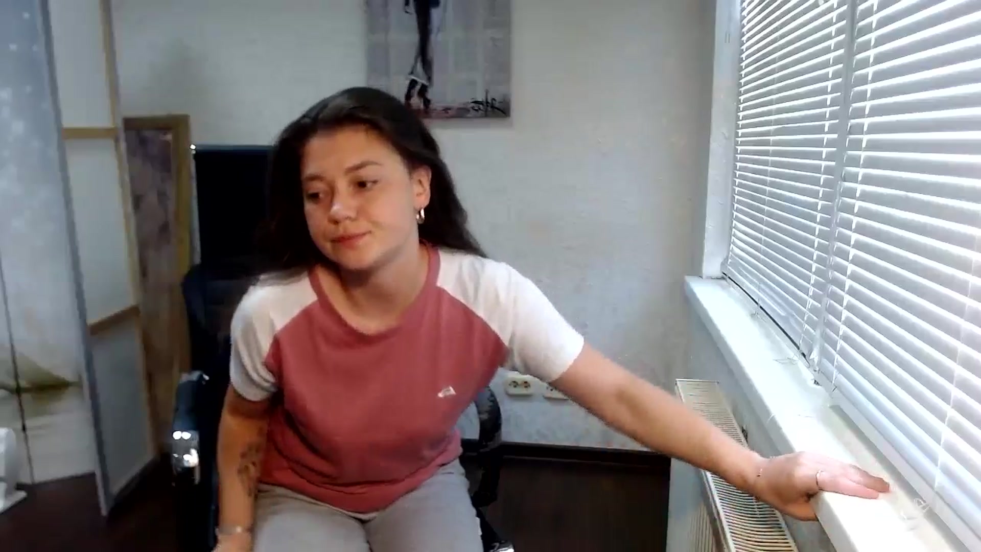 Gallery image thumbnail from SweetArinaA's myfreecams stream on, 07/23/2024, 12:45 image 9 of 20