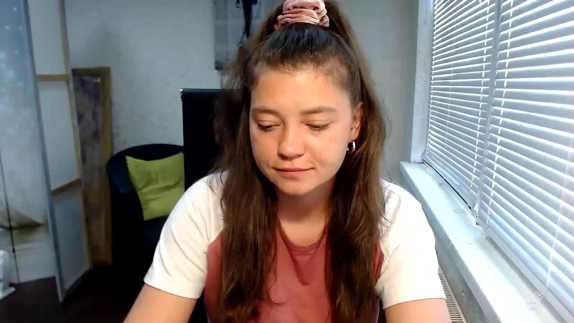 Gallery image thumbnail from SweetArinaA's myfreecams stream on, 07/23/2024, 12:45 image 16 of 20