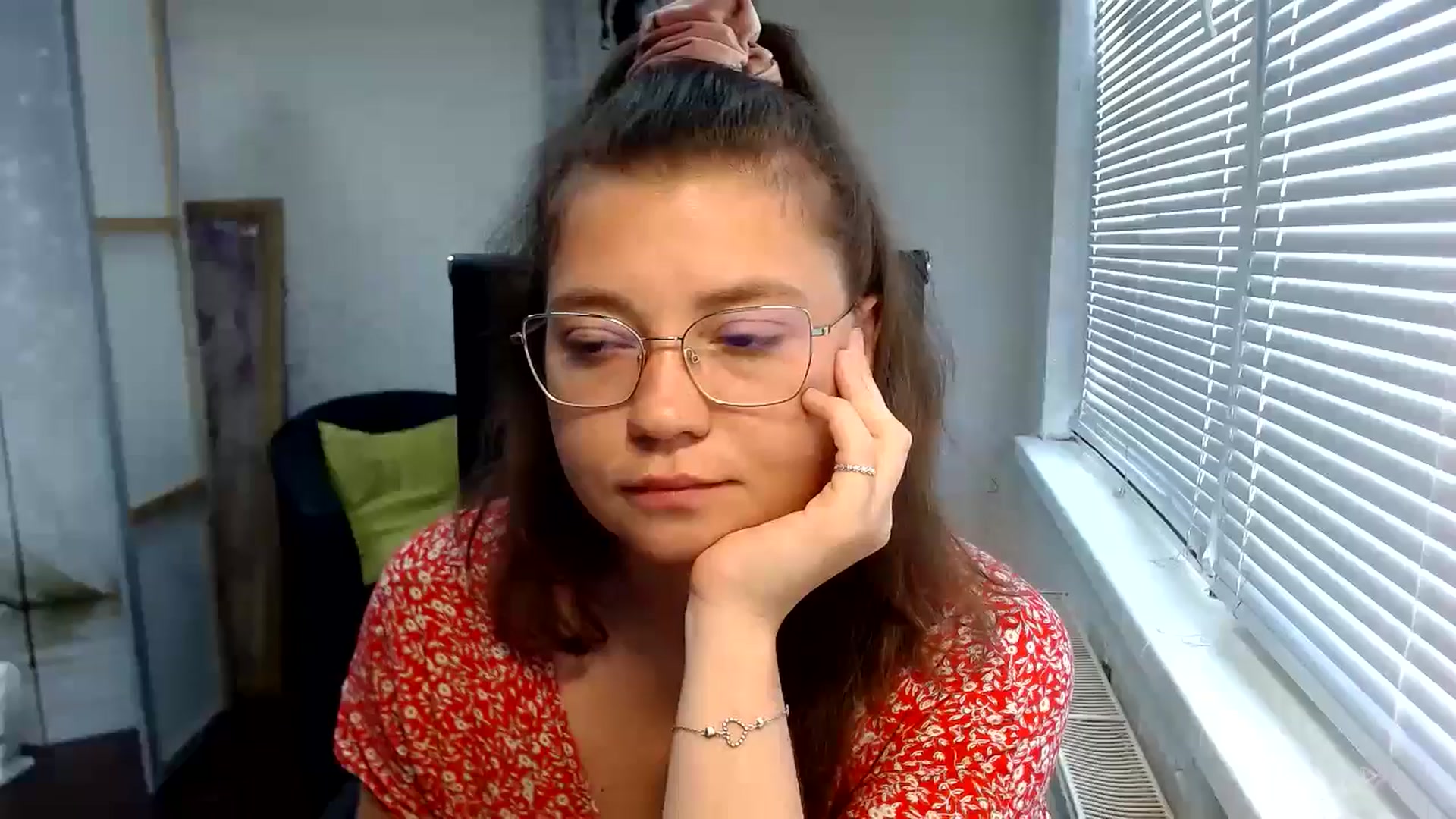 Gallery image thumbnail from SweetArinaA's myfreecams stream on, 07/23/2024, 13:17 image 17 of 20