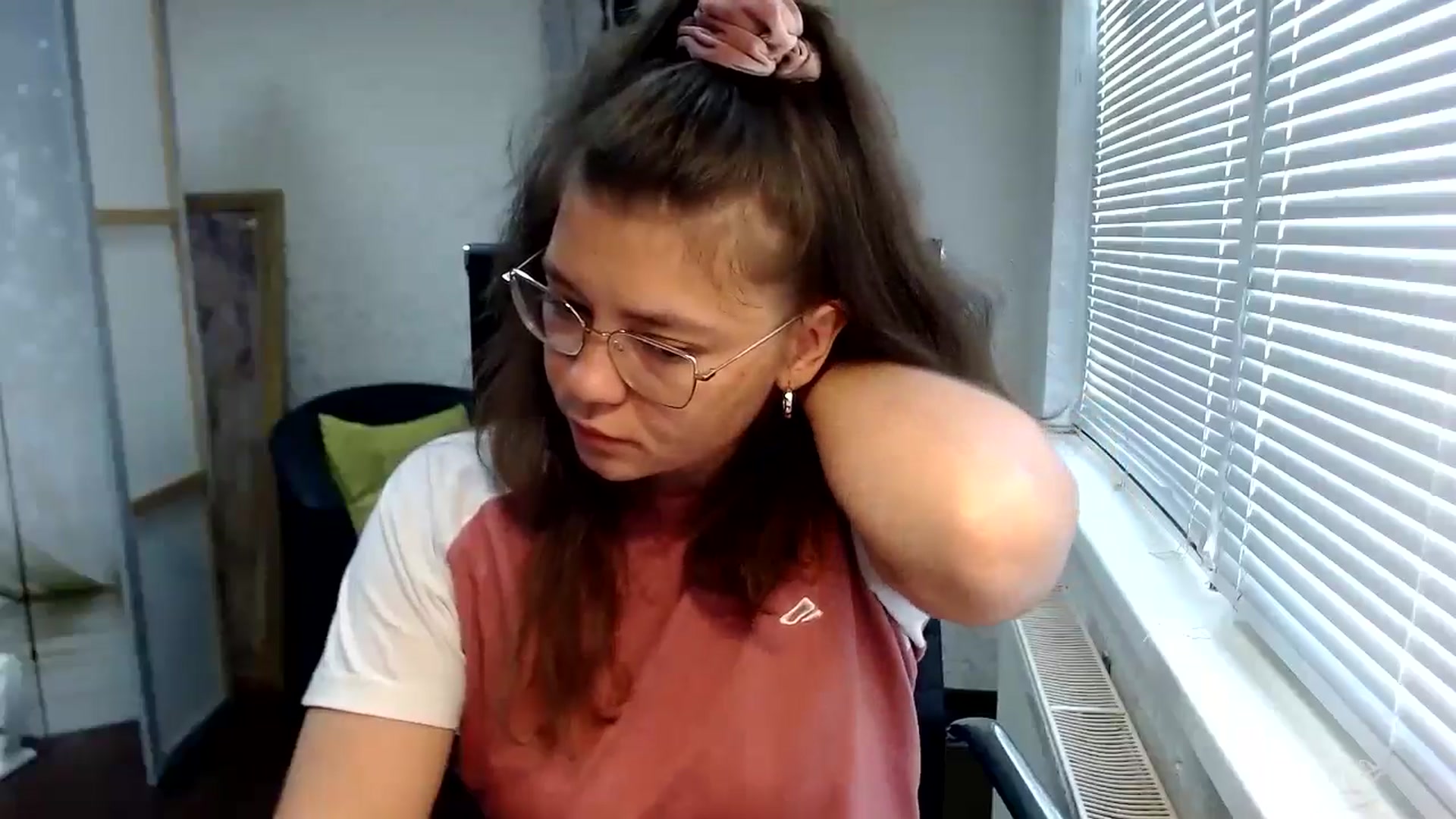 Gallery image thumbnail from SweetArinaA's myfreecams stream on, 07/23/2024, 13:17 image 8 of 20