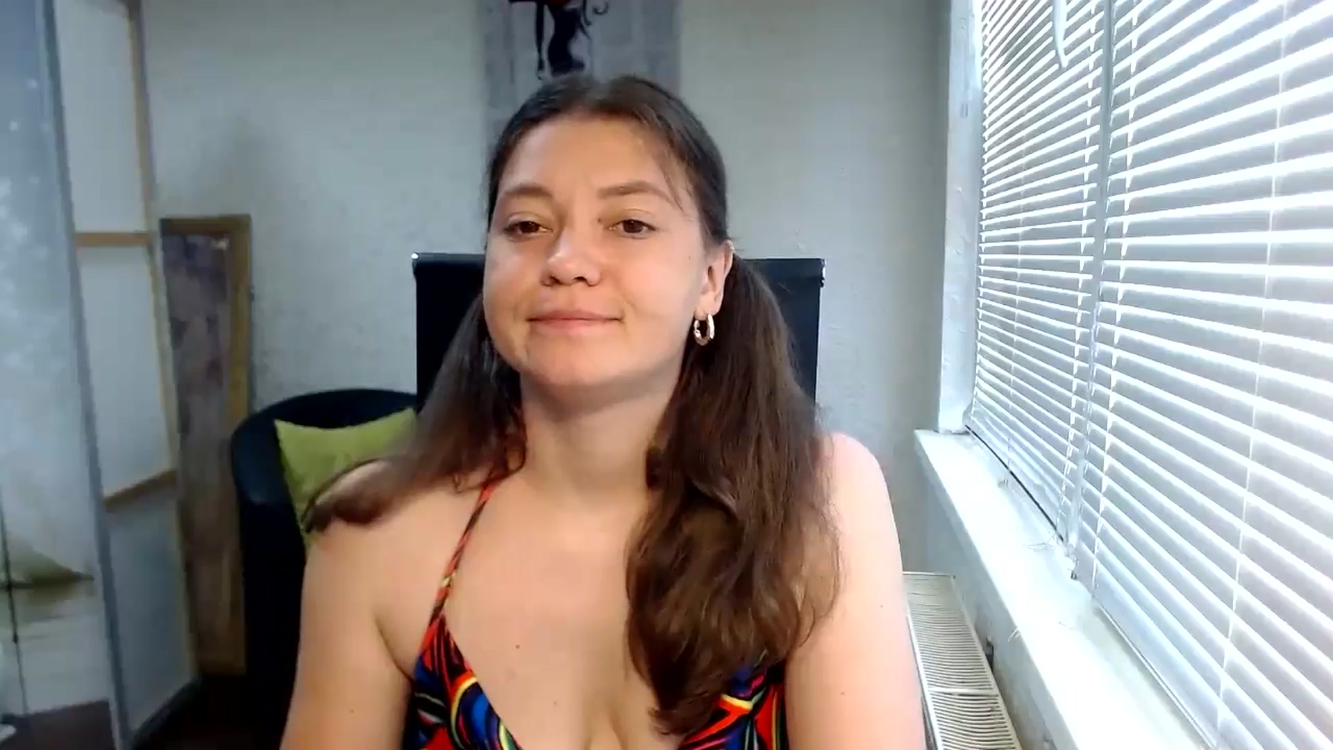 Gallery image thumbnail from SweetArinaA's myfreecams stream on, 07/25/2024, 09:49 image 19 of 20