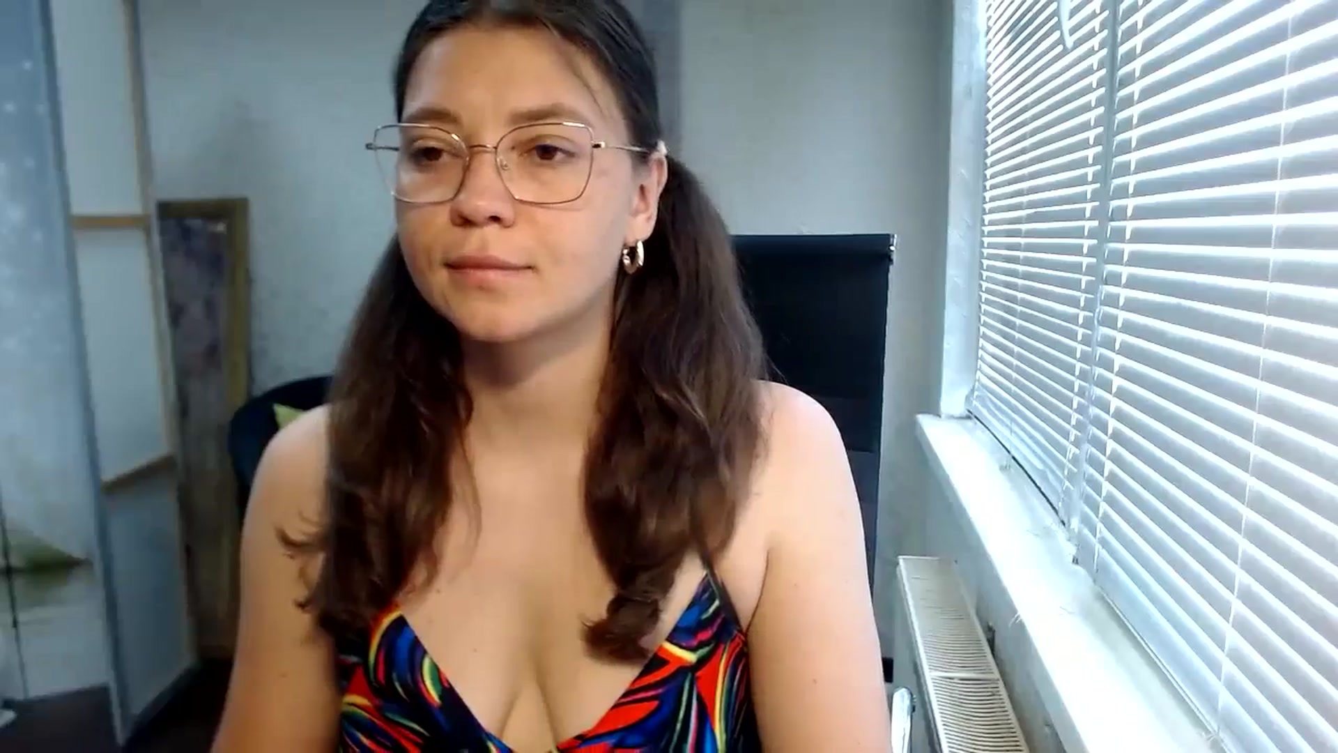 Gallery image thumbnail from SweetArinaA's myfreecams stream on, 07/25/2024, 09:49 image 4 of 20