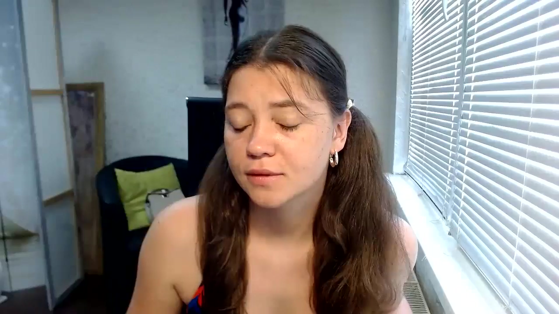 Gallery image thumbnail from SweetArinaA's myfreecams stream on, 07/25/2024, 09:49 image 13 of 20