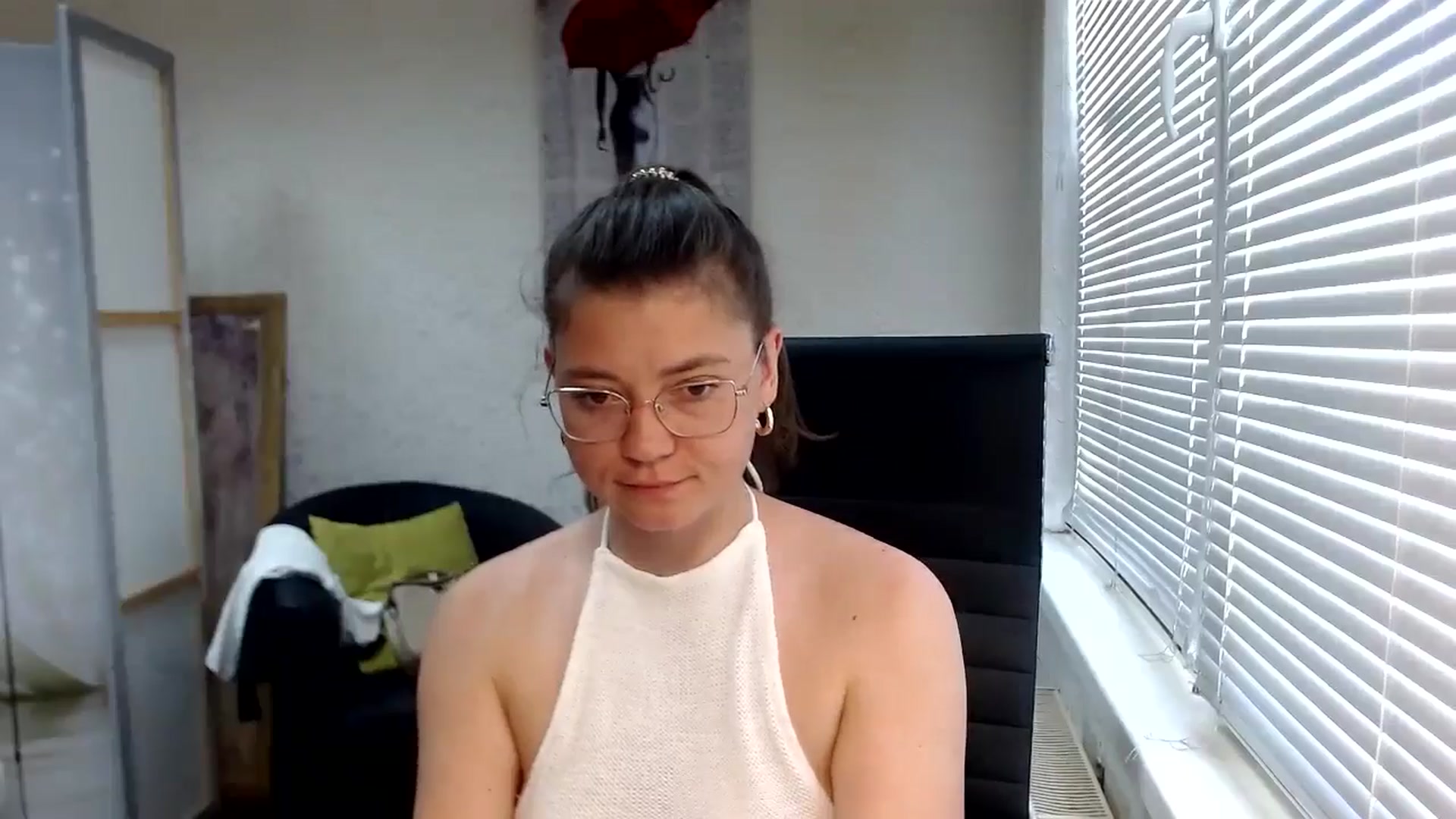 Gallery image thumbnail from SweetArinaA's myfreecams stream on, 07/25/2024, 12:44 image 5 of 20