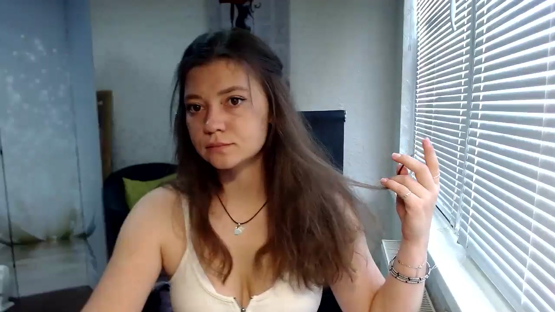 Gallery image thumbnail from SweetArinaA's myfreecams stream on, 07/27/2024, 09:21 image 14 of 20