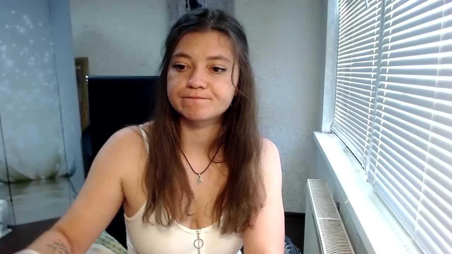 Gallery image thumbnail from SweetArinaA's myfreecams stream on, 07/27/2024, 12:20 image 19 of 20