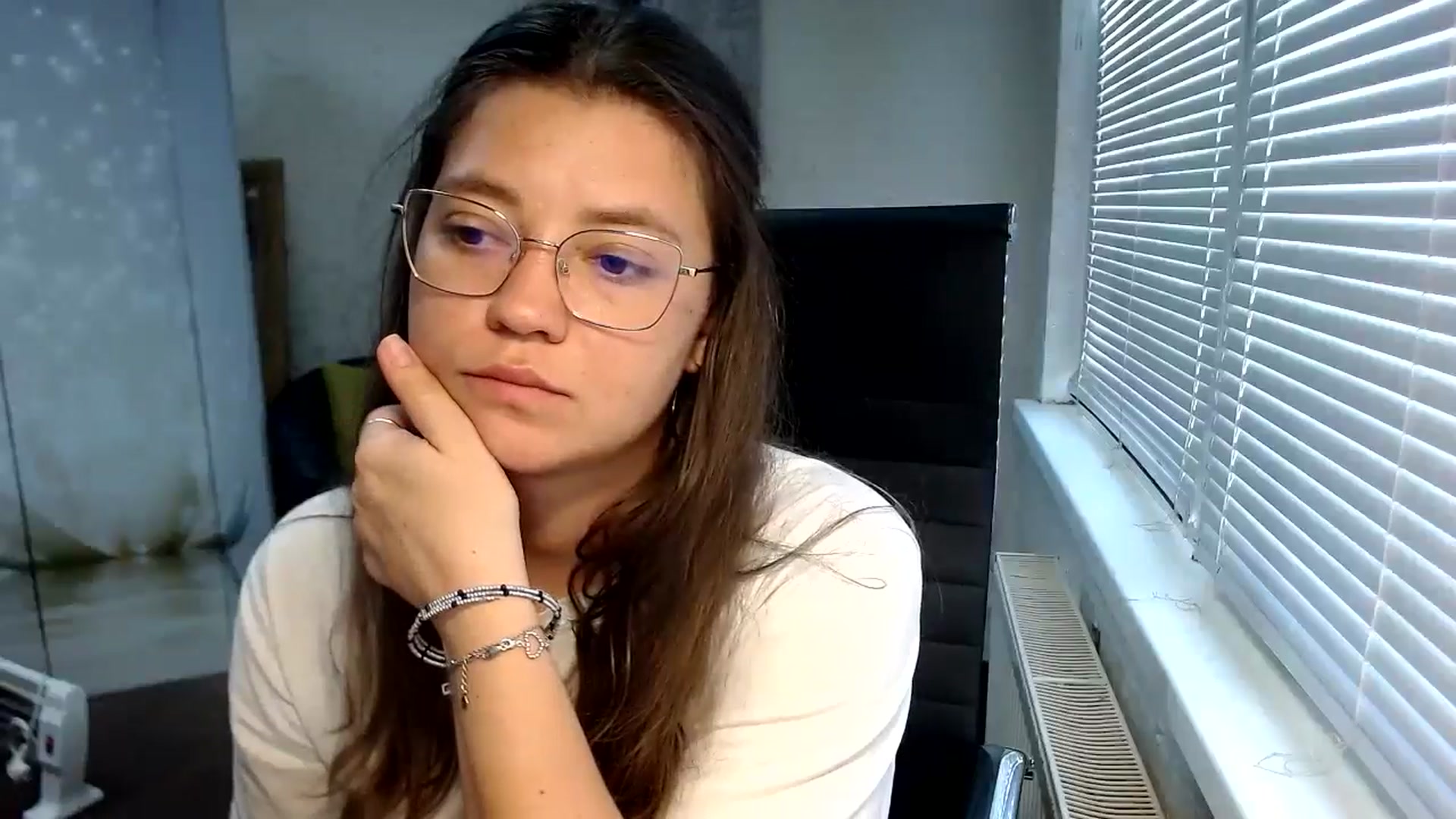 Gallery image thumbnail from SweetArinaA's myfreecams stream on, 07/28/2024, 14:52 image 2 of 20