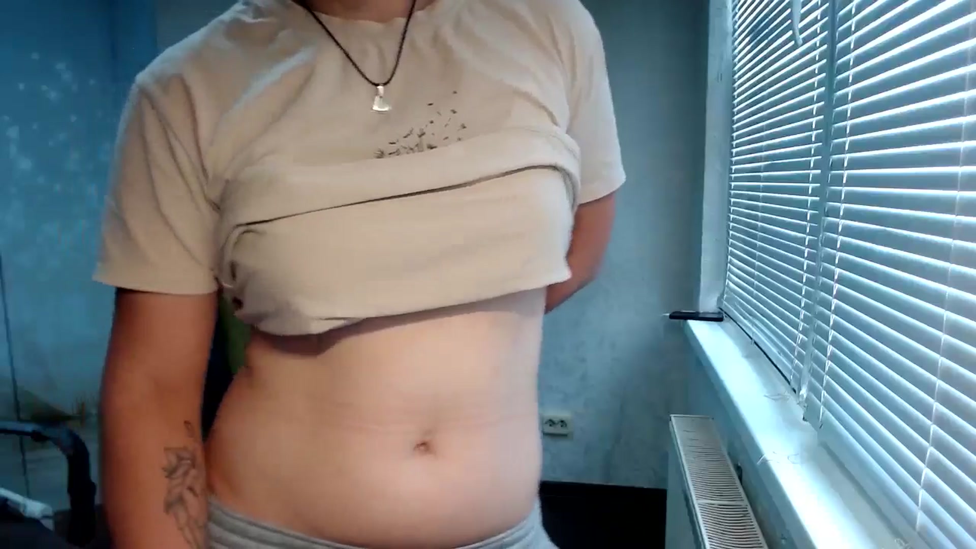 Gallery image thumbnail from SweetArinaA's myfreecams stream on, 07/30/2024, 10:40 image 17 of 20