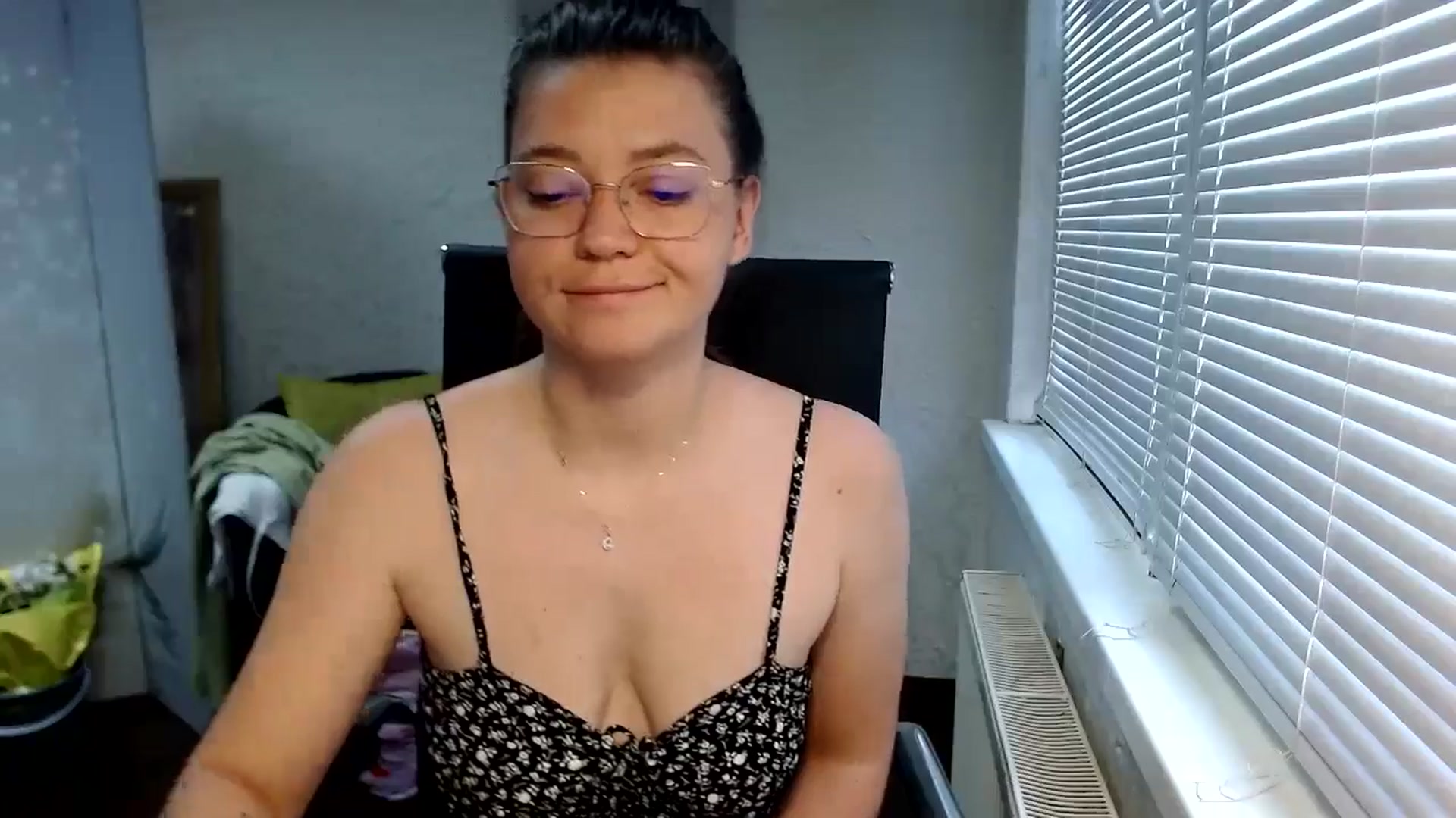 Gallery image thumbnail from SweetArinaA's myfreecams stream on, 08/18/2024, 14:46 image 11 of 20