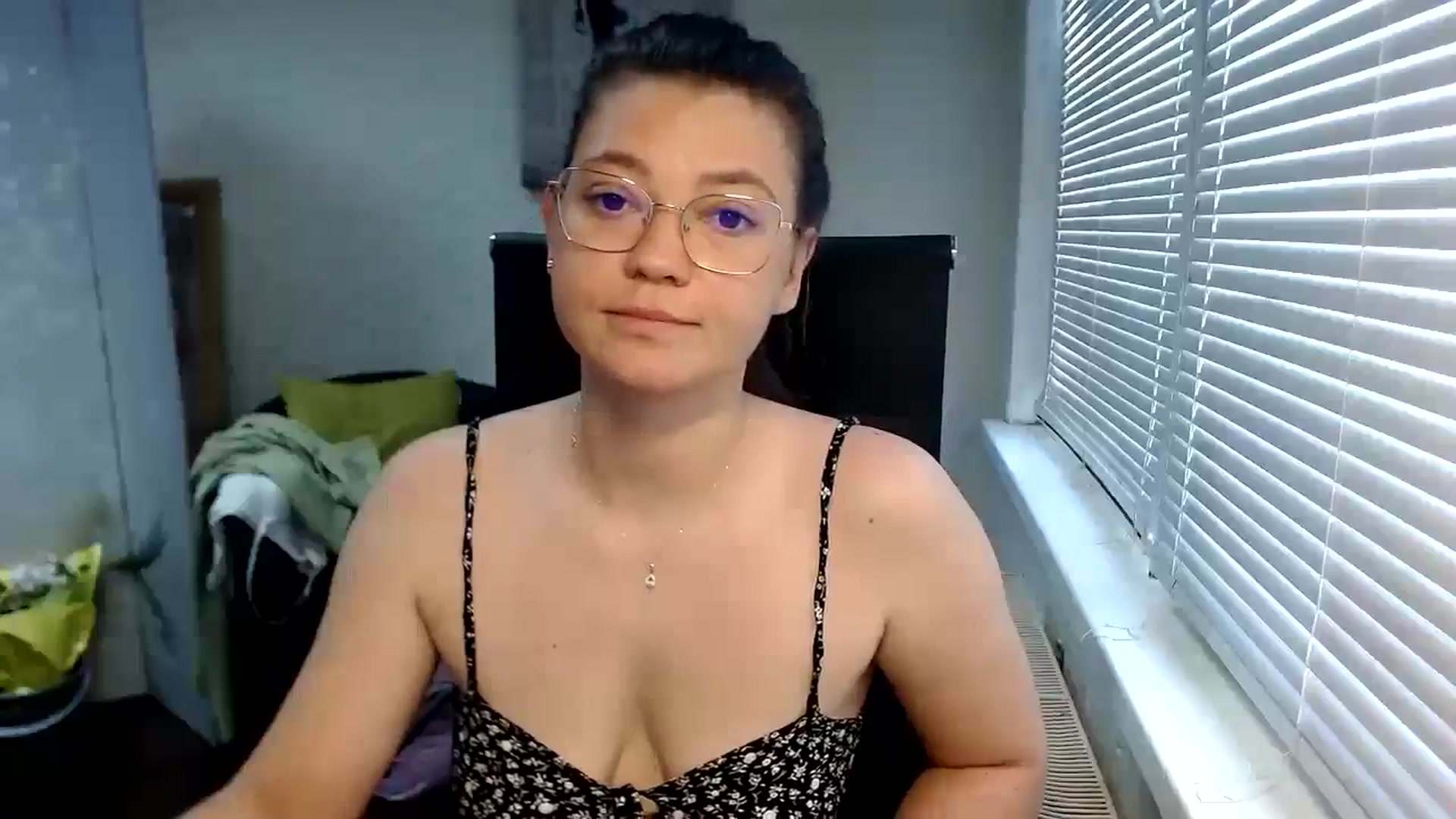 Gallery image thumbnail from SweetArinaA's myfreecams stream on, 08/18/2024, 14:46 image 17 of 20